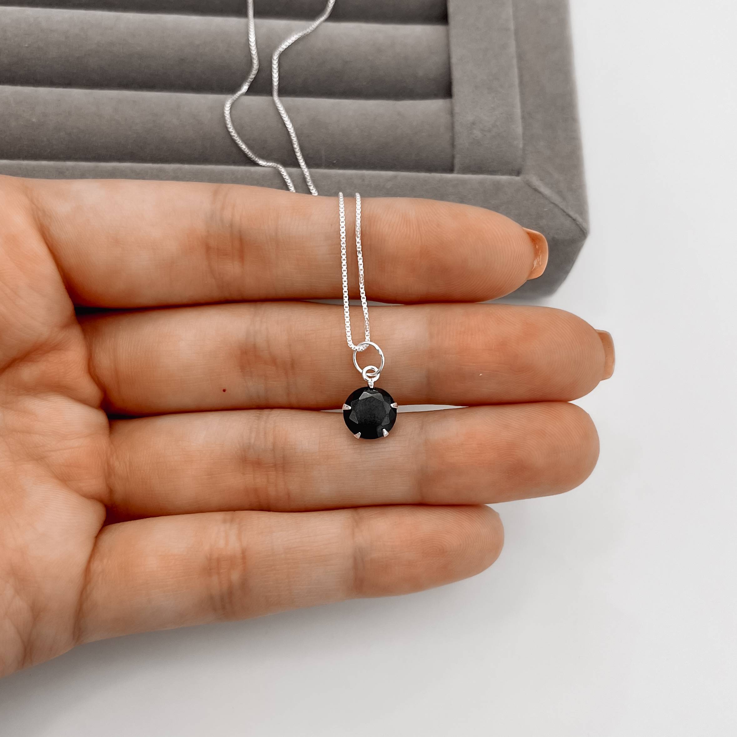 Imagem Secundária Colar pingente zircônia redonda ônix 8mm 45cm