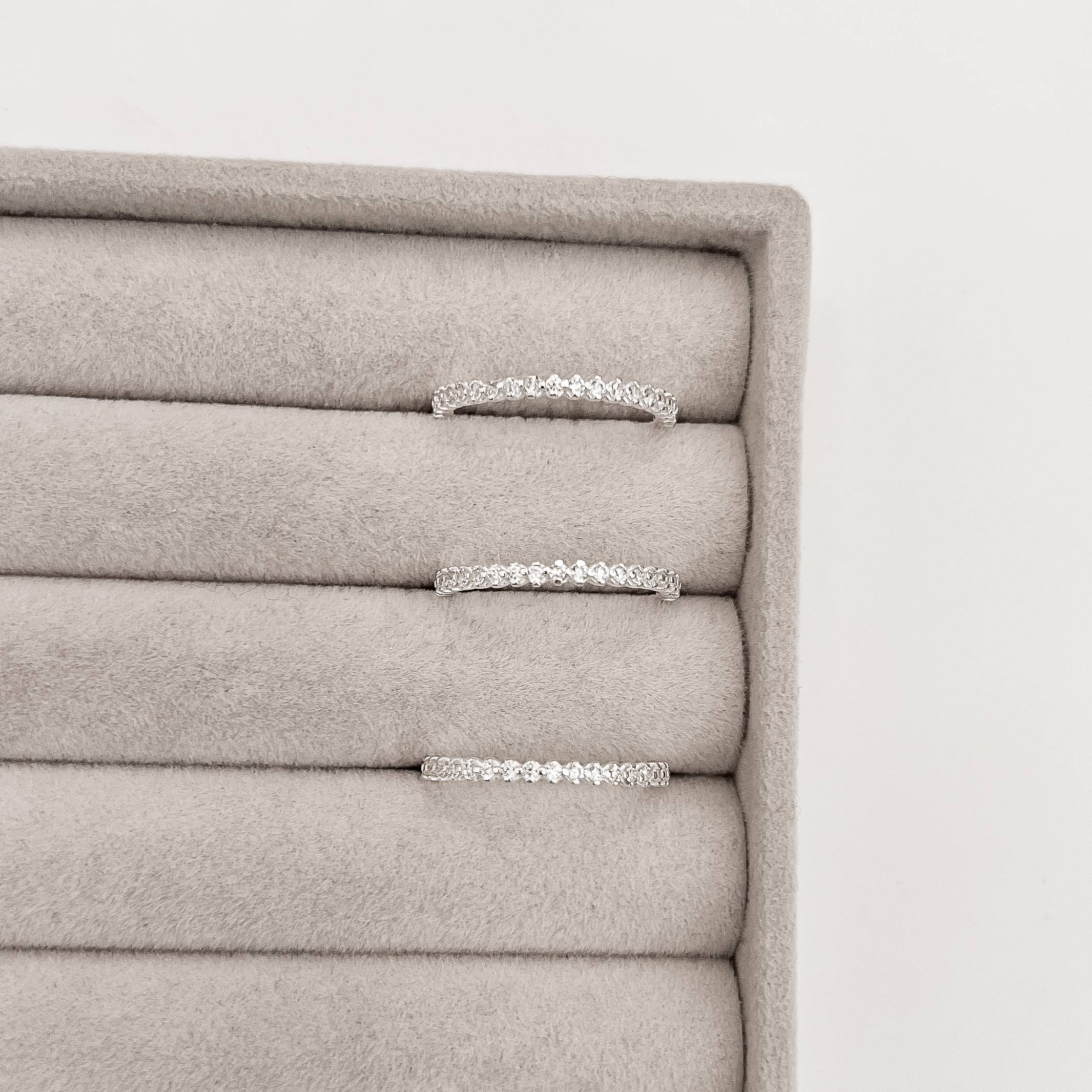 Imagem Anel aliança toda cravejada 2mm