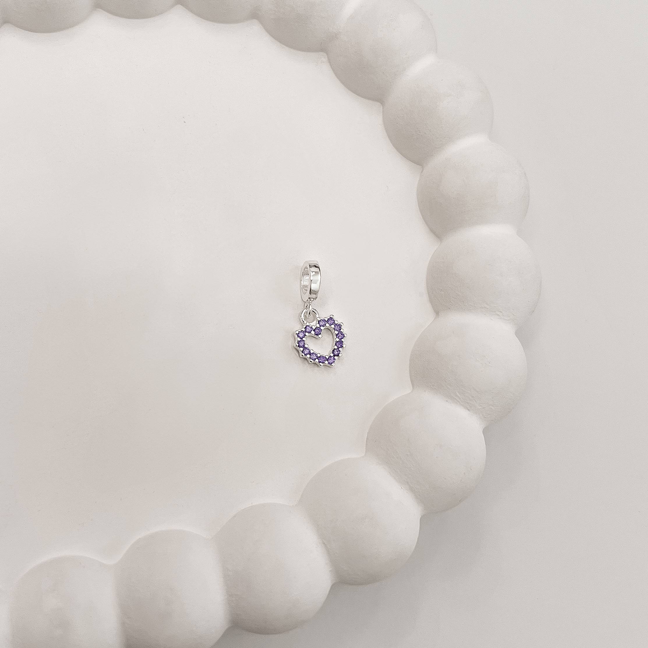 Berloque pingente coração vazado cravejado lilás 8mm