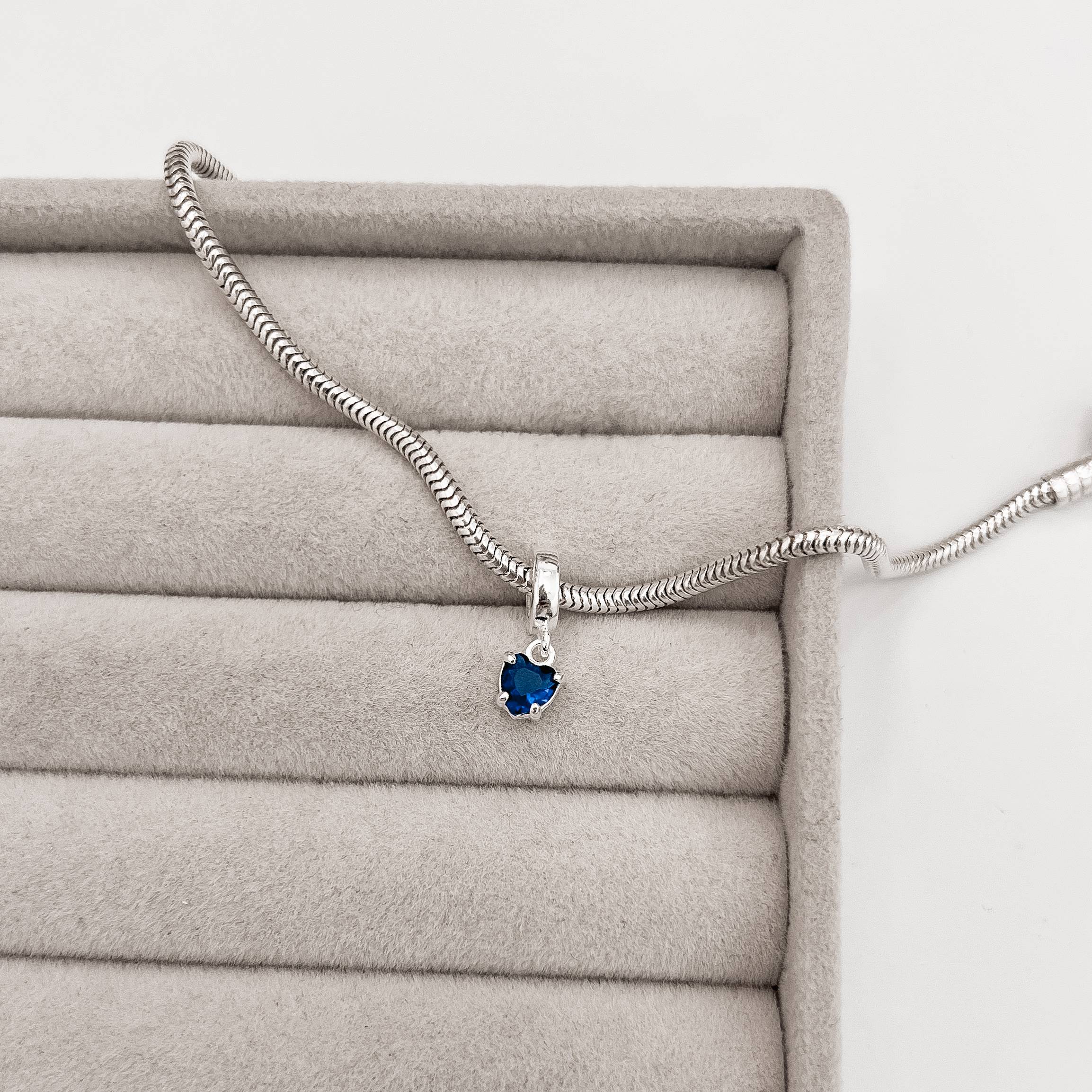 Berloque pingente zircônia coração azul bic 5mm