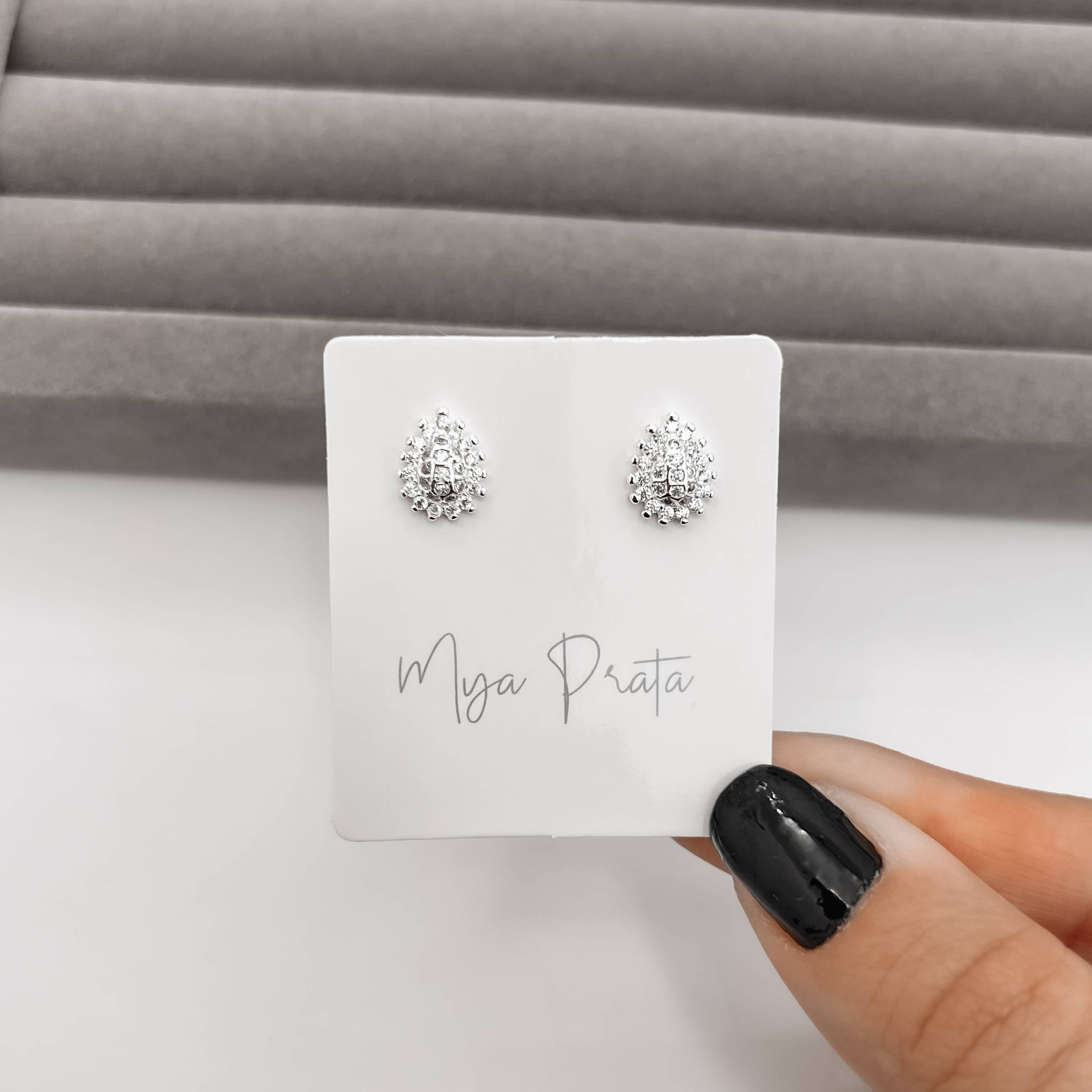 Imagem Secundária Brinco gota toda cravejada 10mm