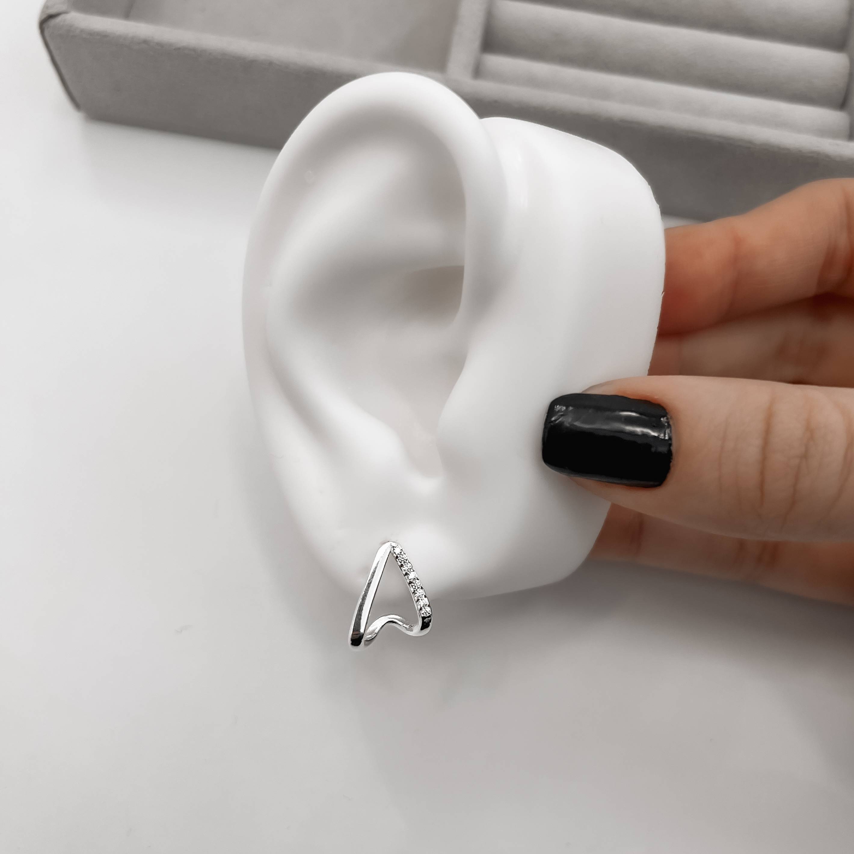 Imagem Brinco gota vazada fio liso e cravejado 14mm