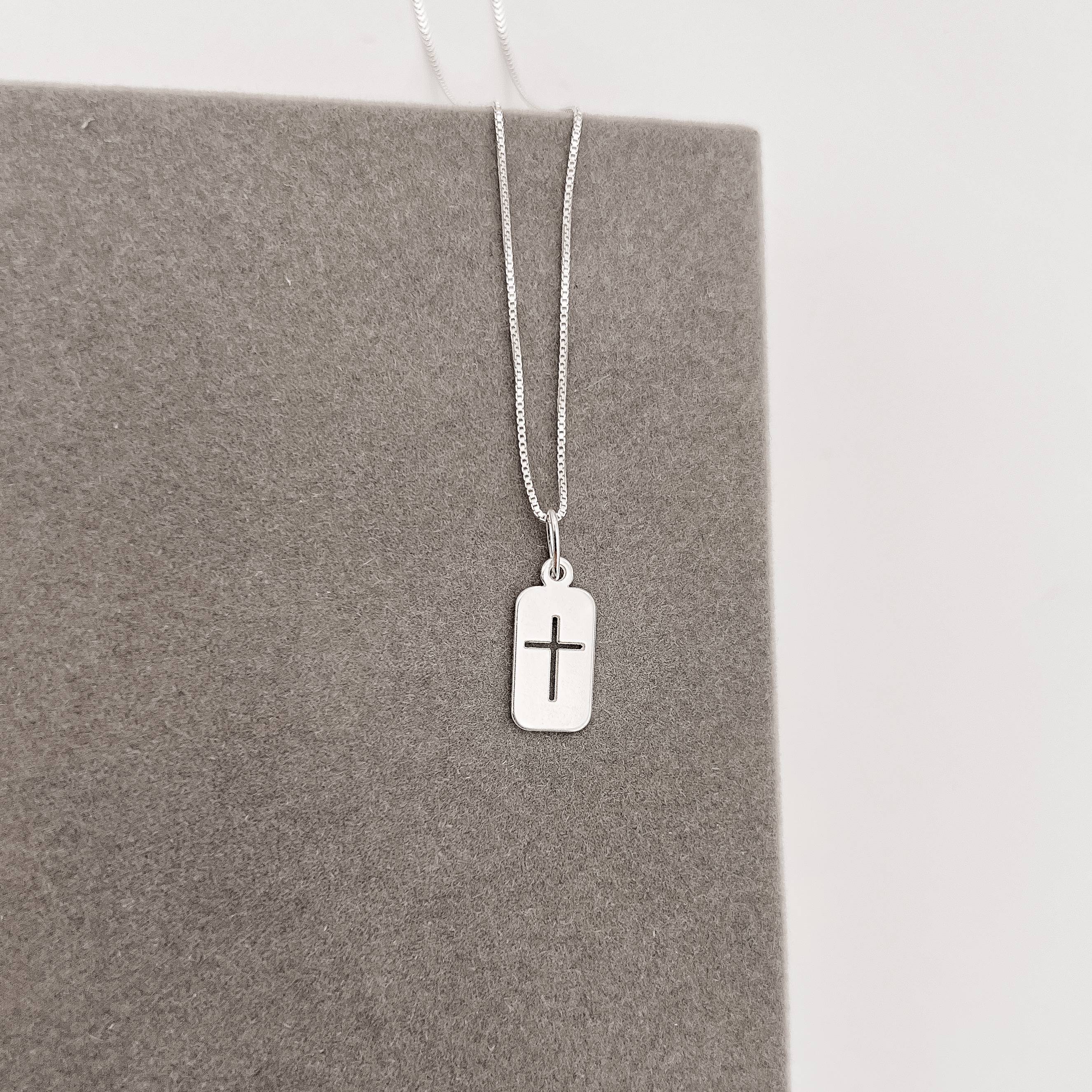 Imagem Secundária Colar pingente placa cruz vazada 14mm 45cm