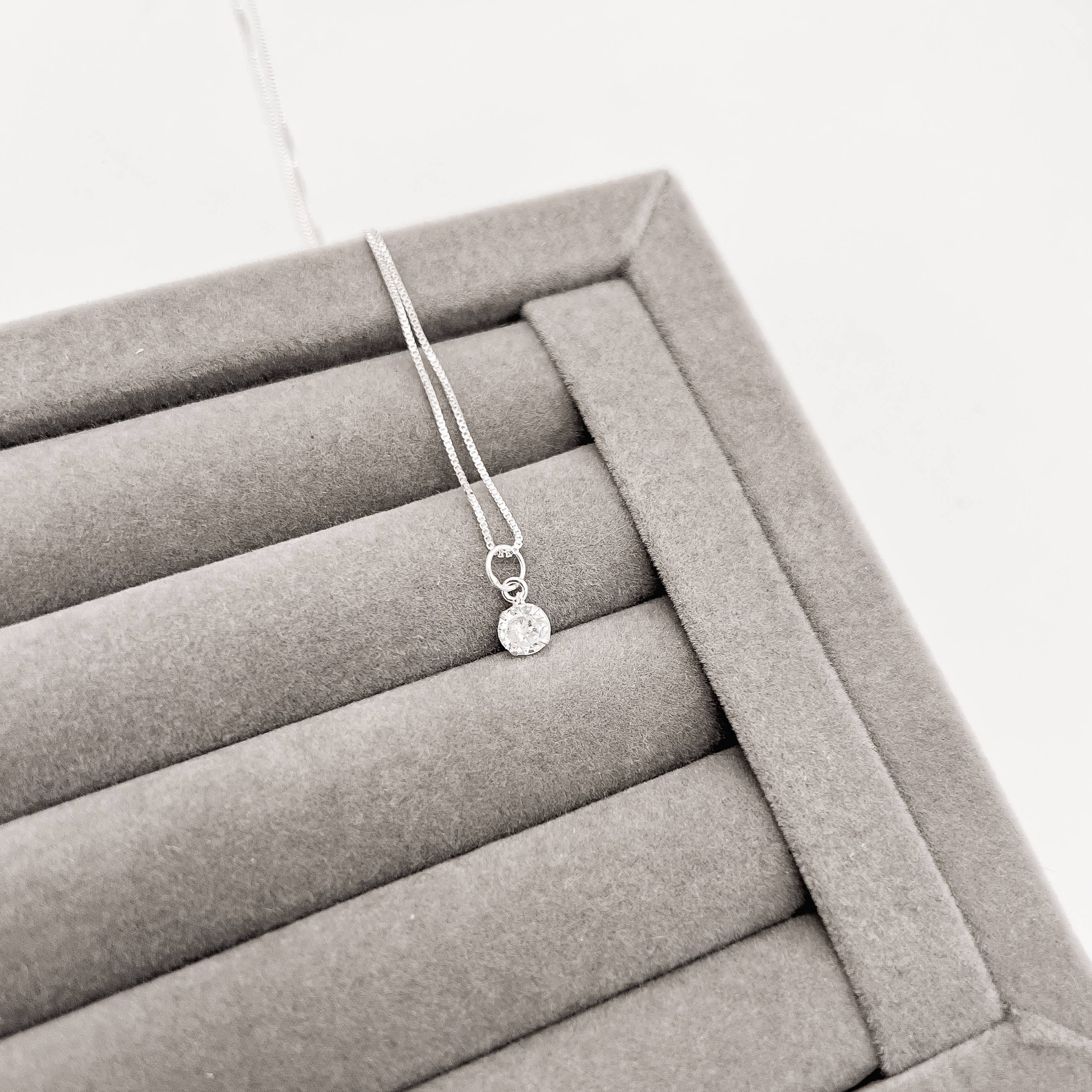 Colar pingente zircônia redonda cristal 5mm 40cm