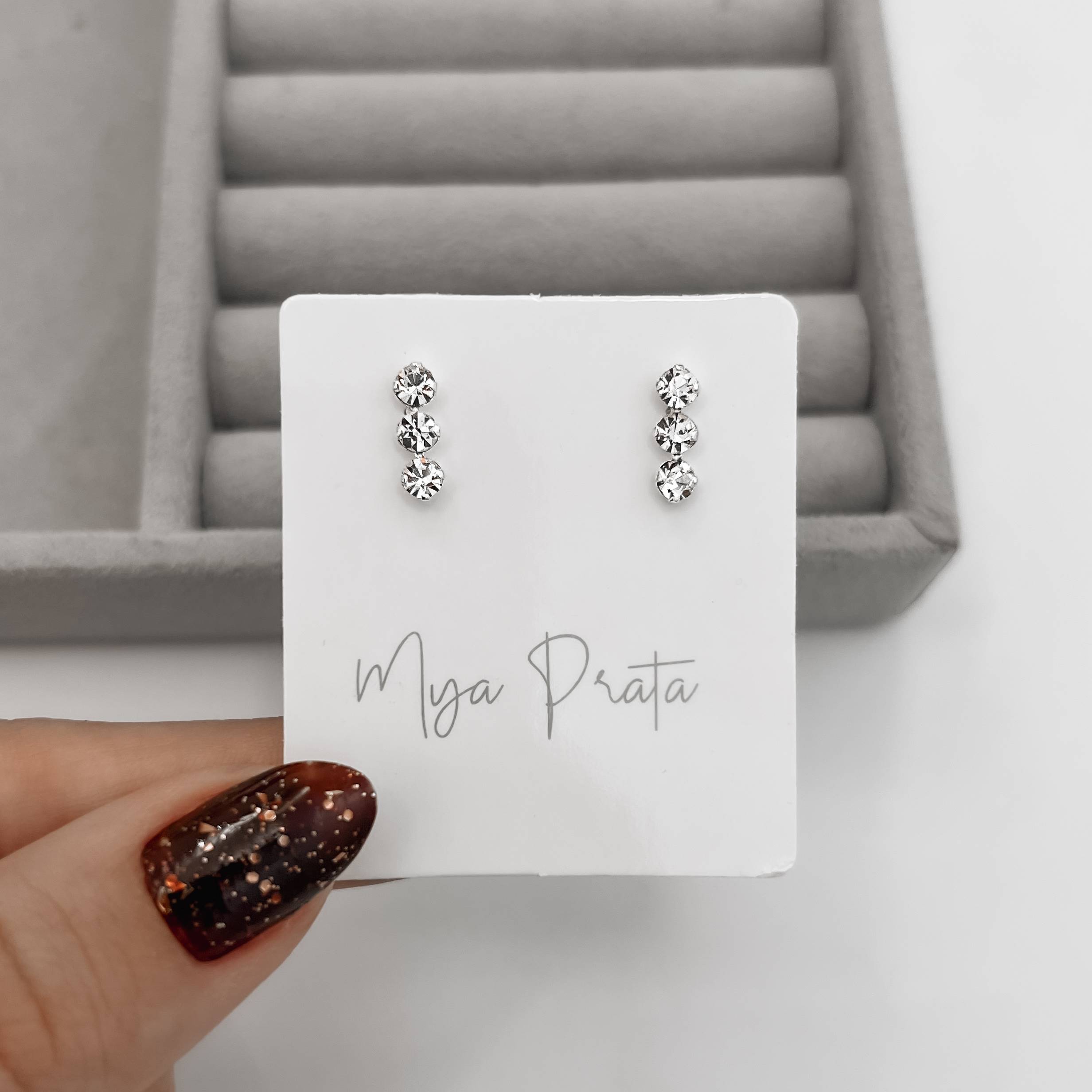 Imagem Brinco 3 zircônias cristal 3mm