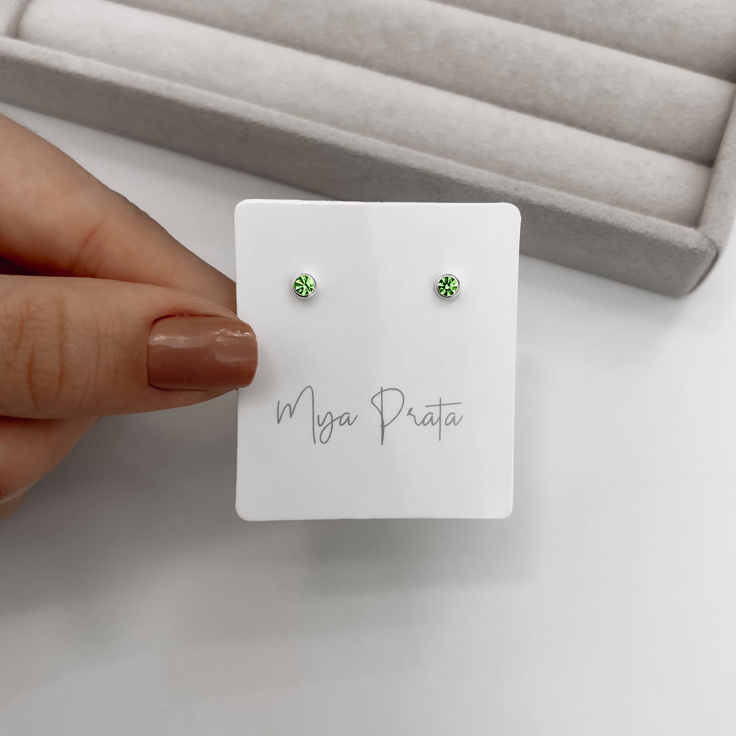 Imagem Brinco zircônia redonda embutida verde 3mm