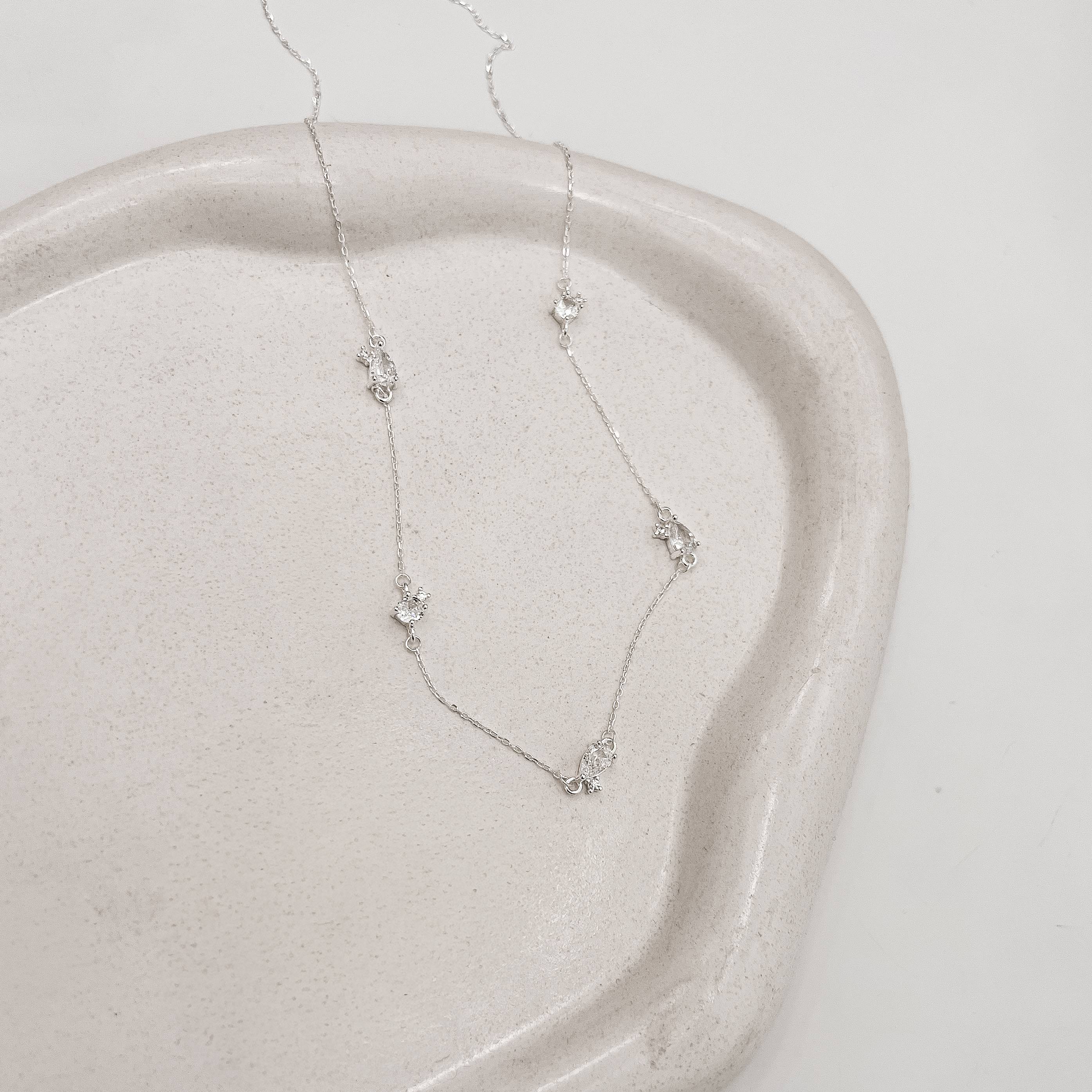 Colar entremeios zircônias gota e redonda 7mm 40+5cm