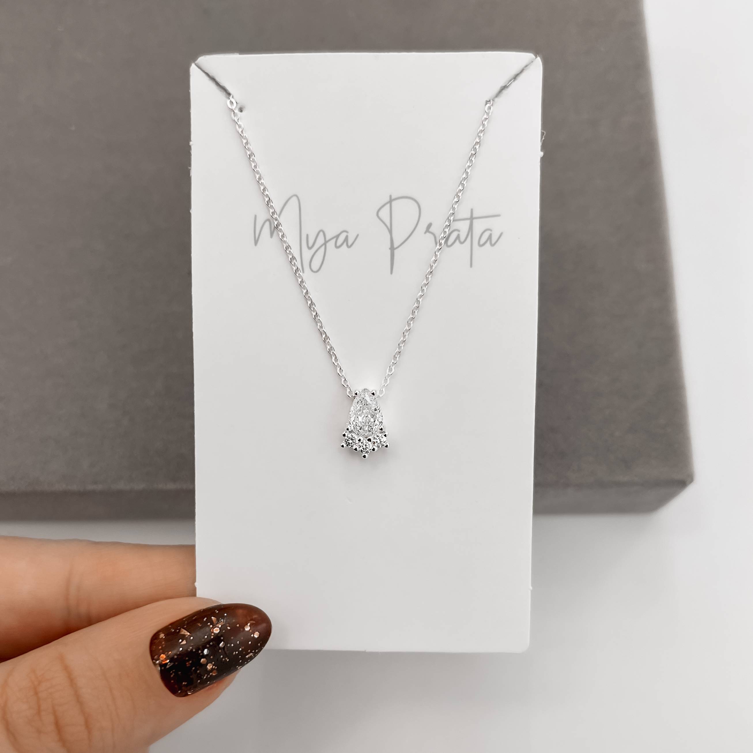 Imagem Colar zircônia gota com cravejado 10mm corrente cadeadinho 40cm