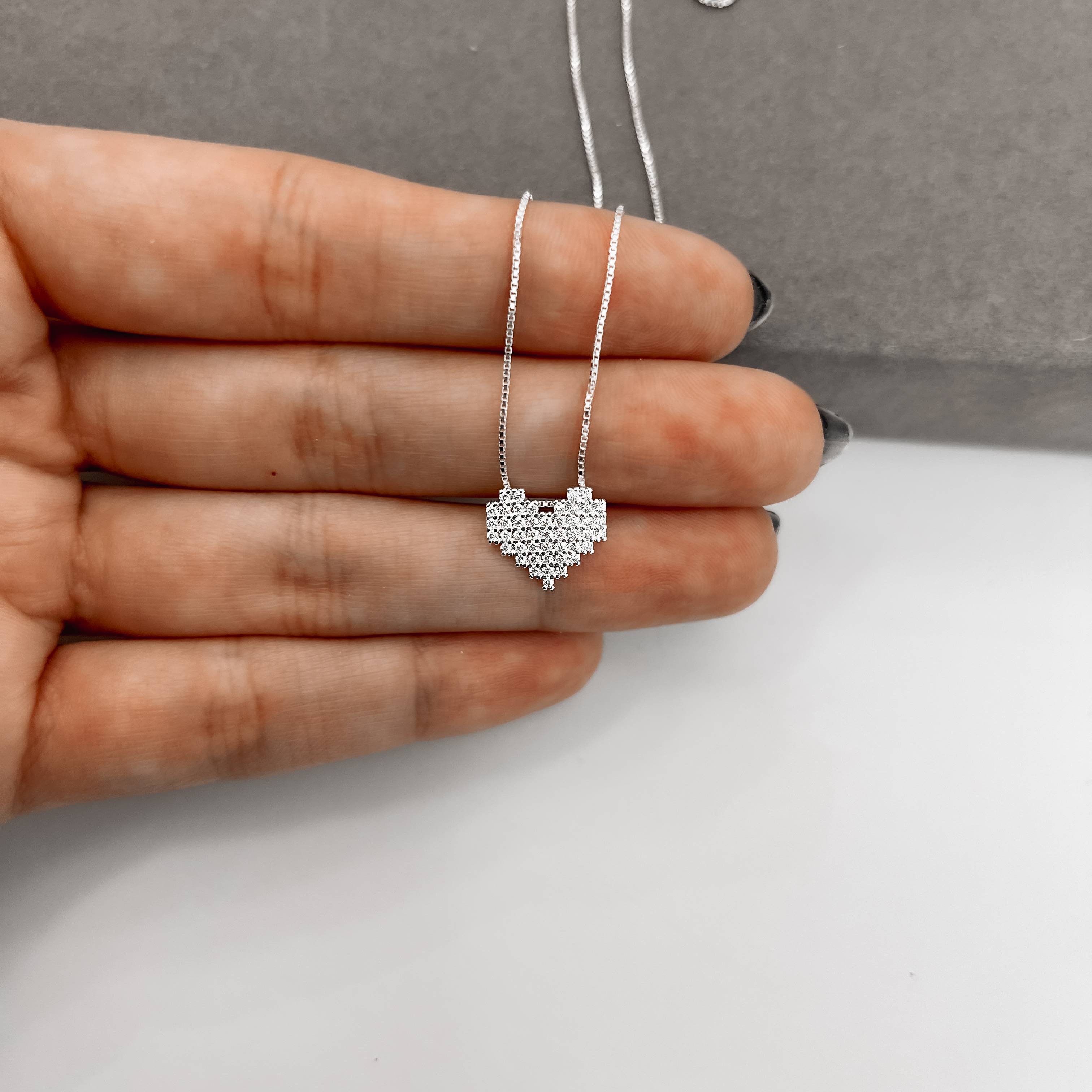 Imagem Colar coração mosaico cravejado 12mm 45cm