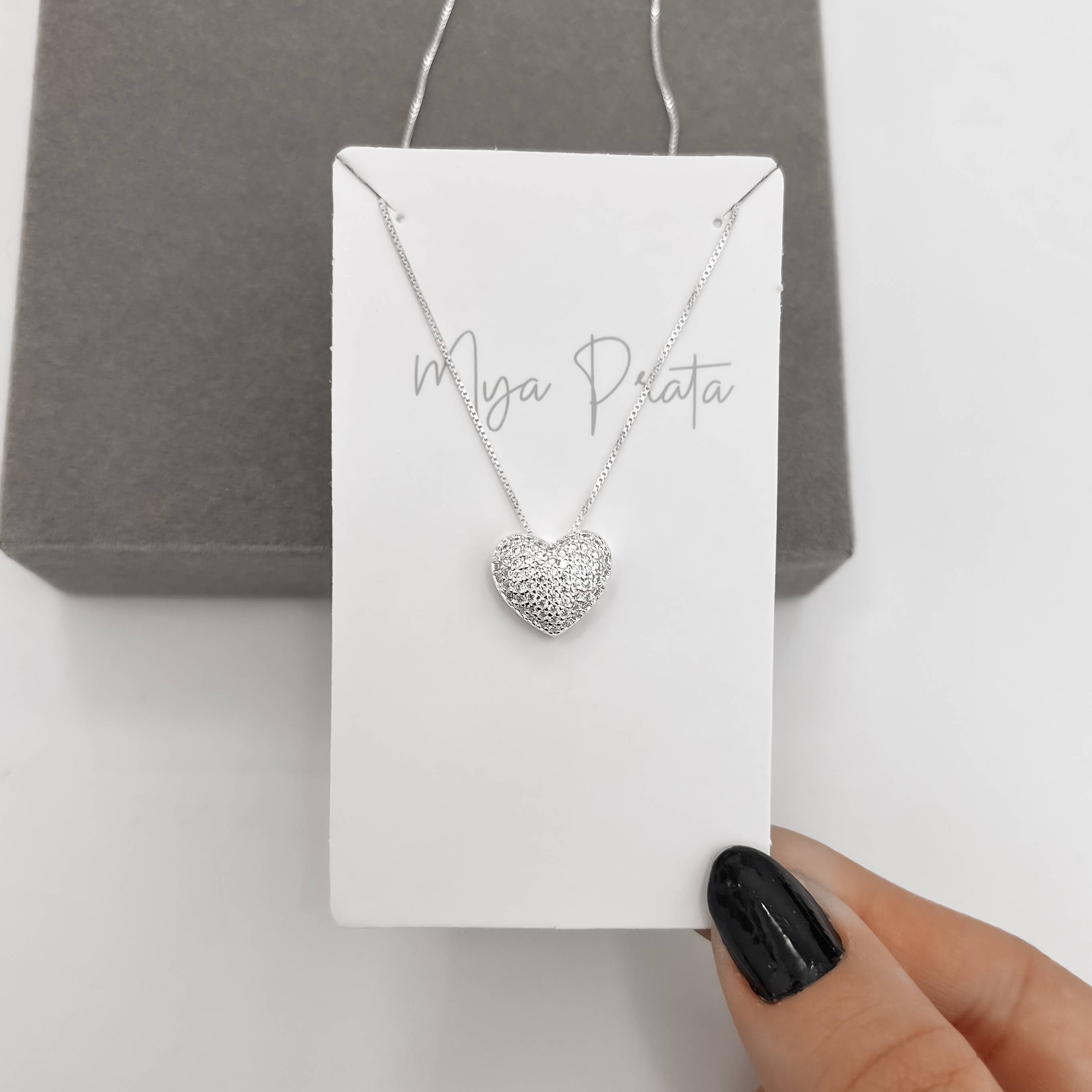 Imagem Secundária Colar coração cravejado 13mm caixa alta 45cm