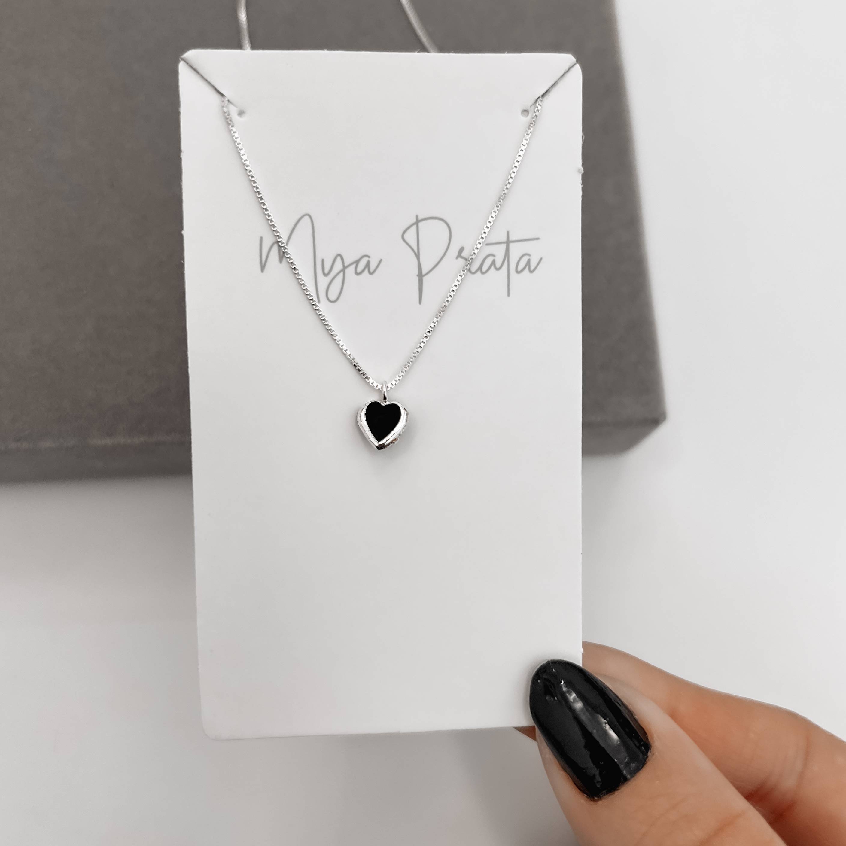 Imagem Colar zircônia coração ônix embutida 6mm 40cm