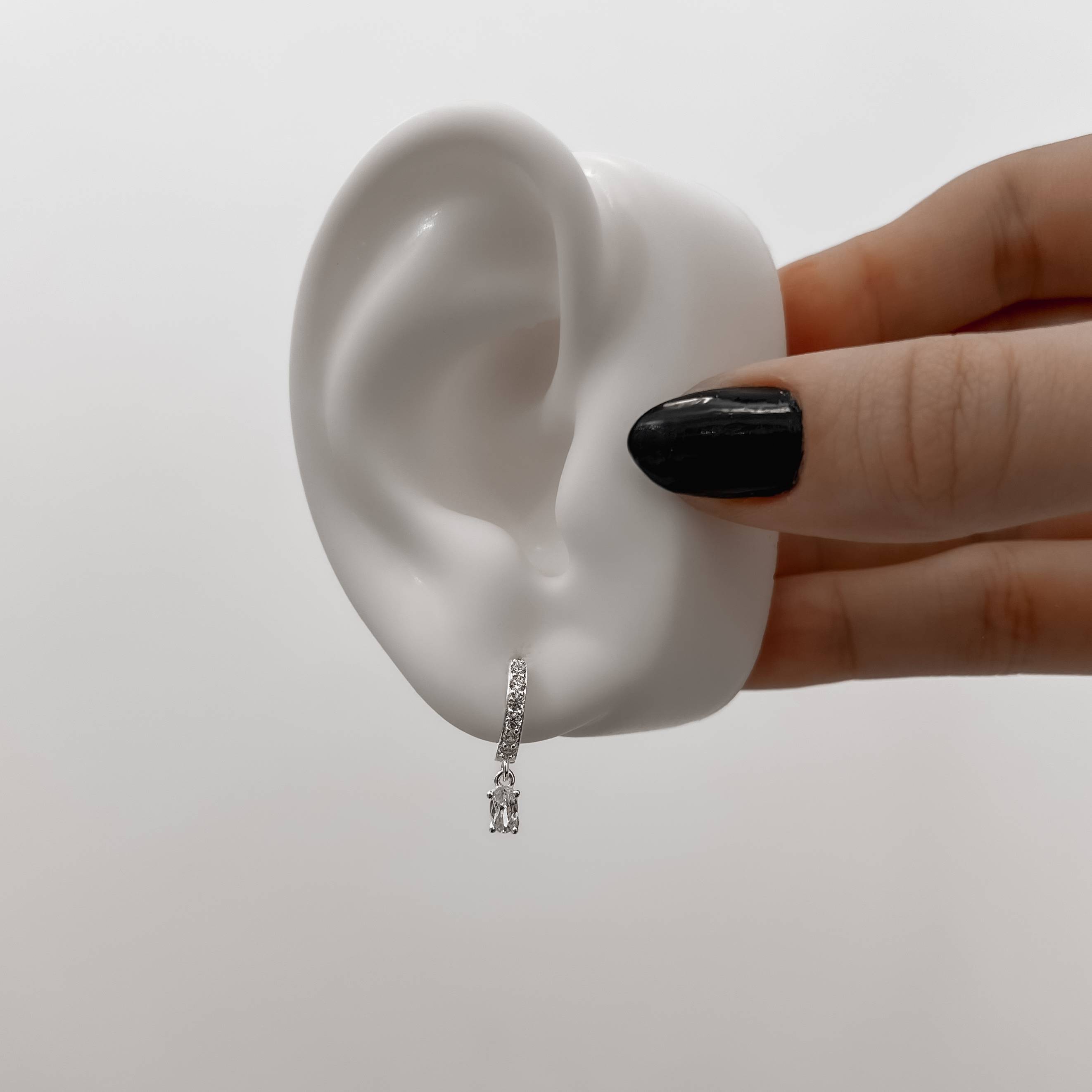 Imagem Argola click cravejada 11mm pingente zircônia oval