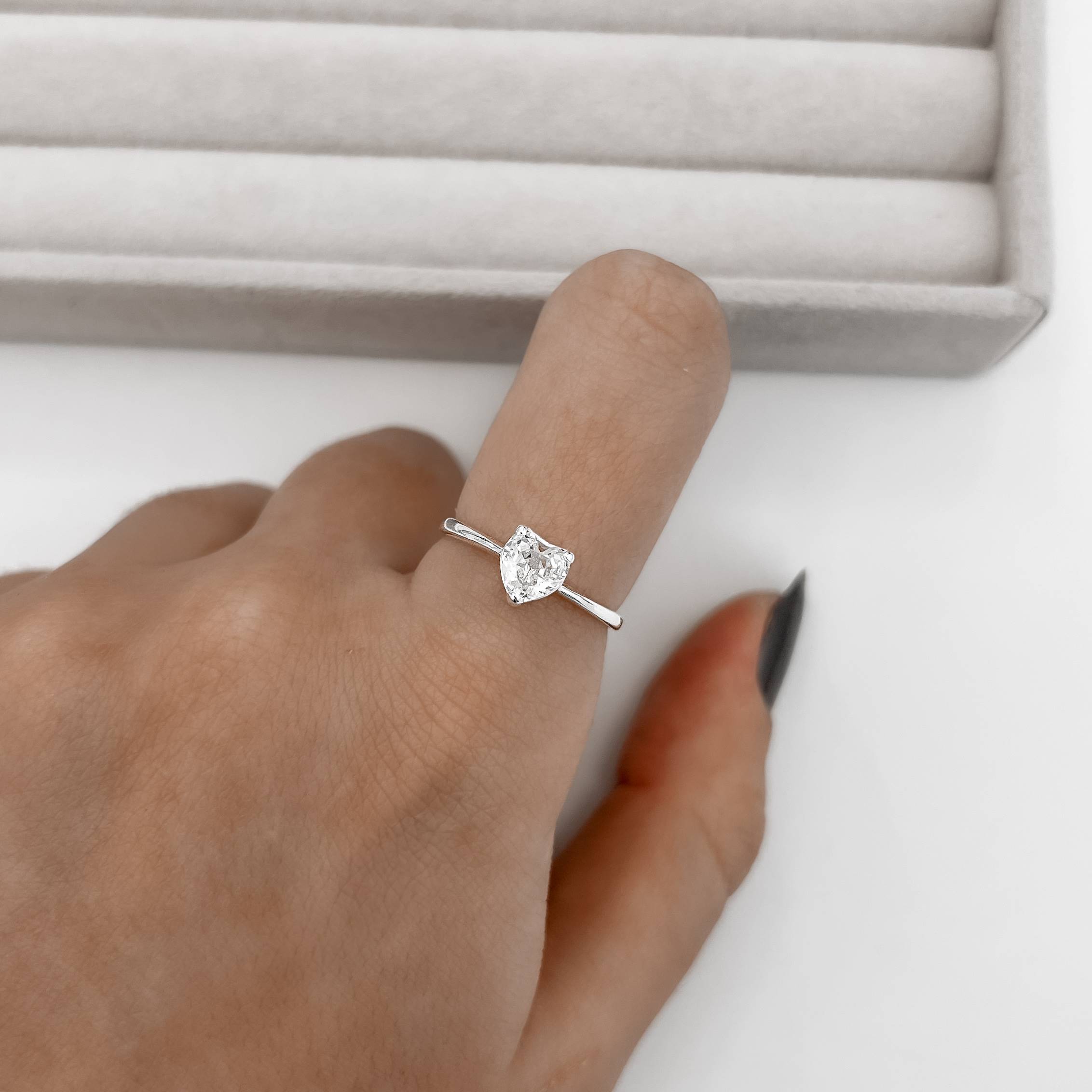 Anel zircônia coração