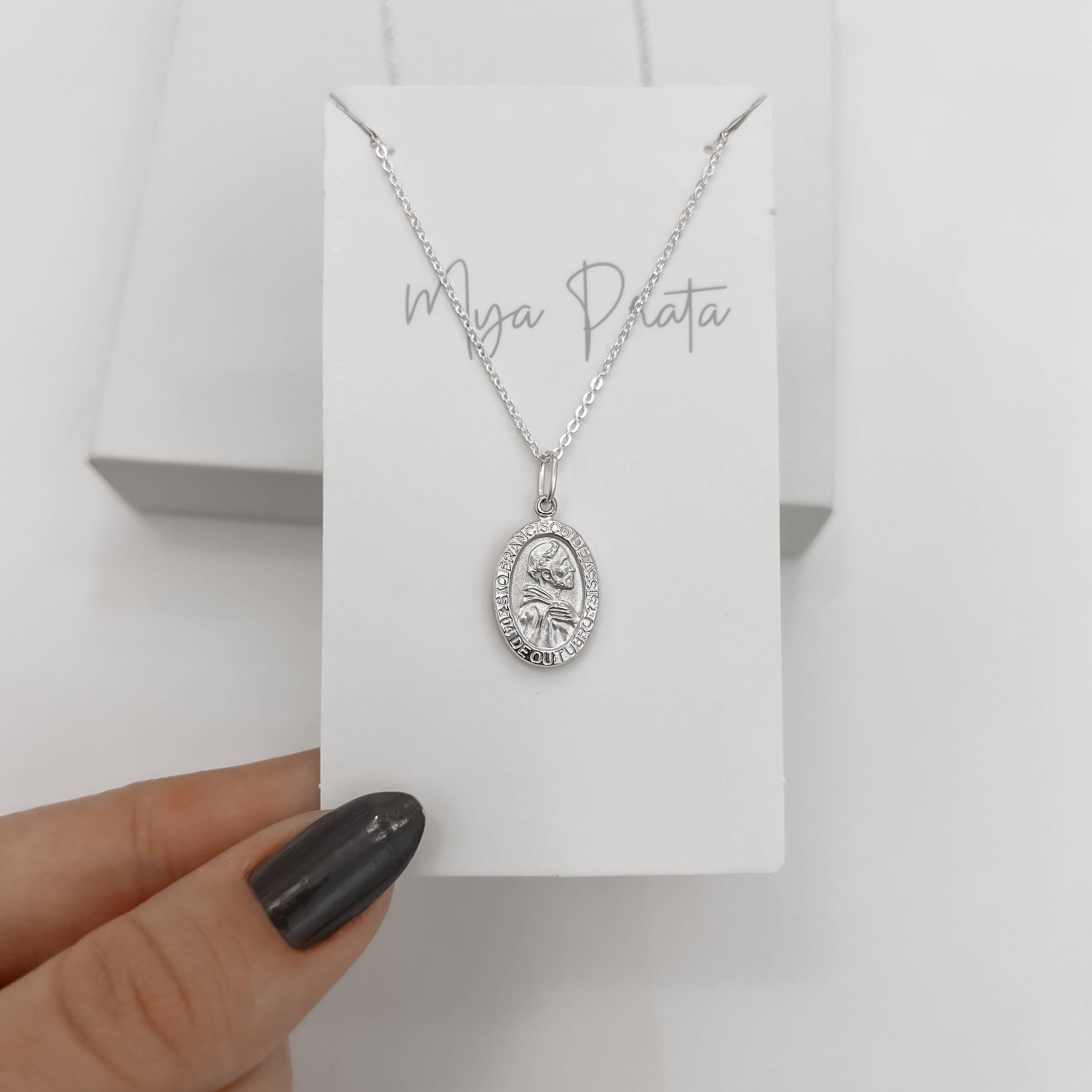 Imagem Colar pingente medalha dupla face São Francisco de Assis e cruz 16mm corrente cadeadinho 45cm