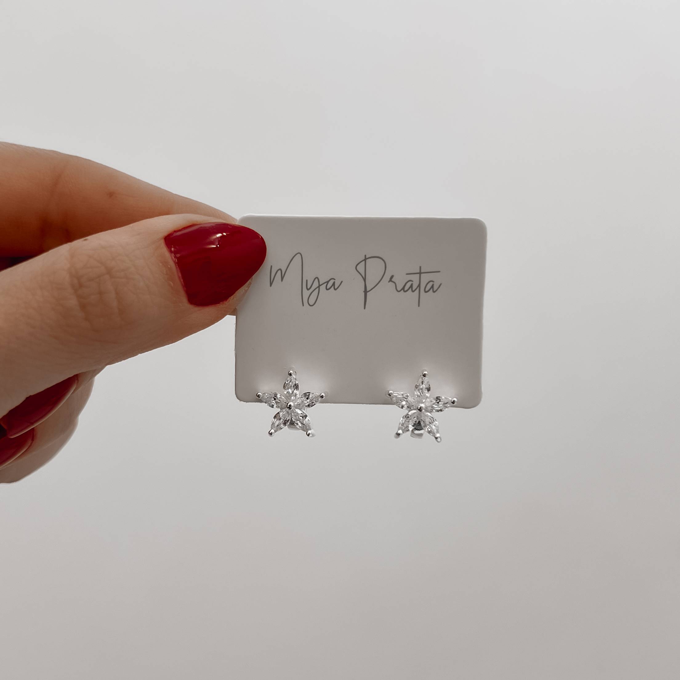 Imagem Secundária Argola click 10mm flor cravejada