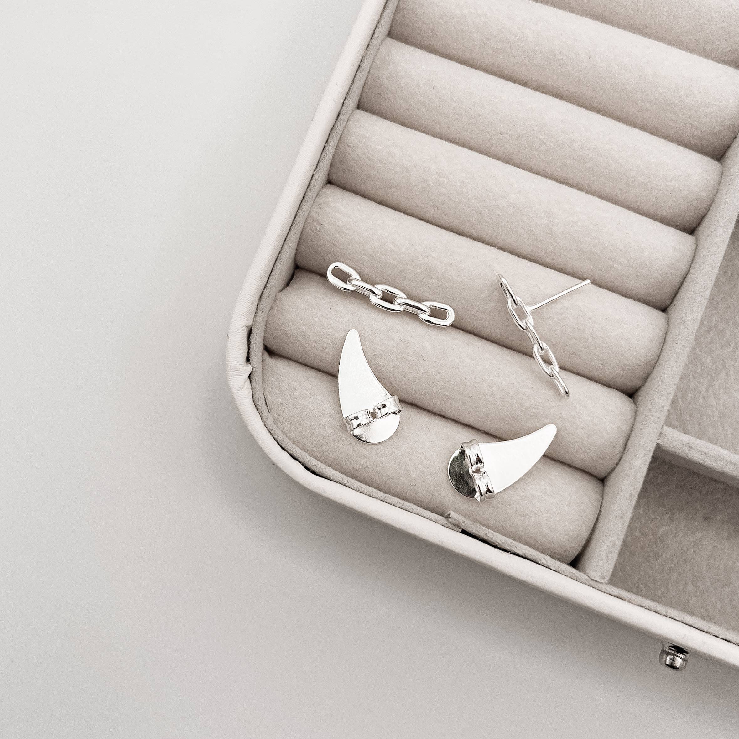 Imagem Brinco ear cuff correntes tarraxa