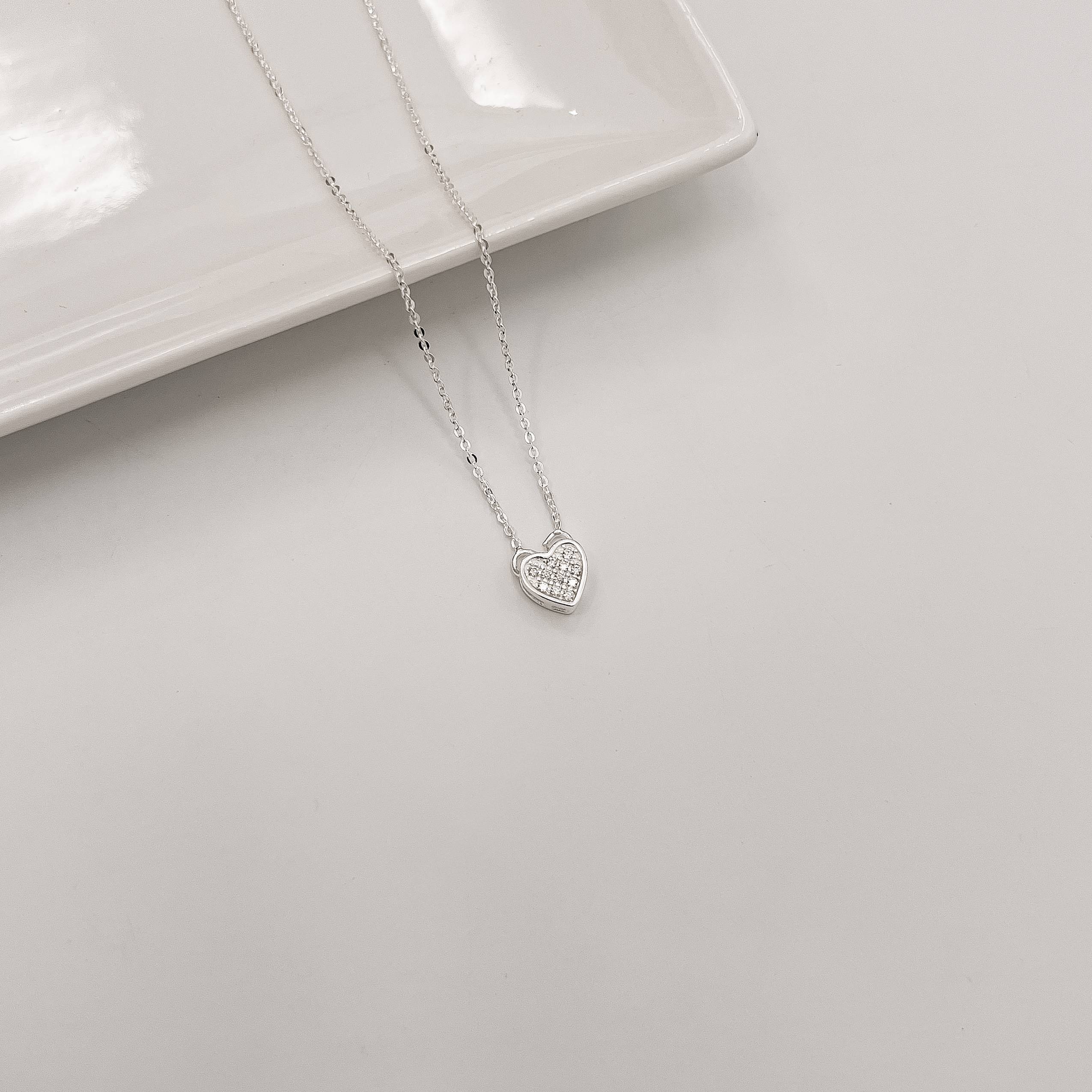 Imagem Colar coração cravejado caixa alta 8mm corrente cadeadinho 40+5cm