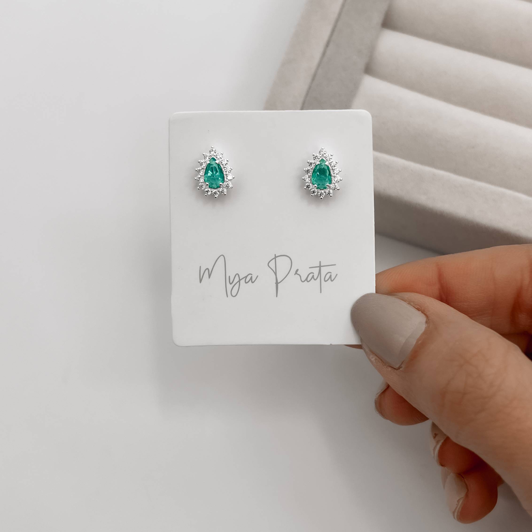 Imagem Brinco zircônia gota acqua com cravejado 10mm