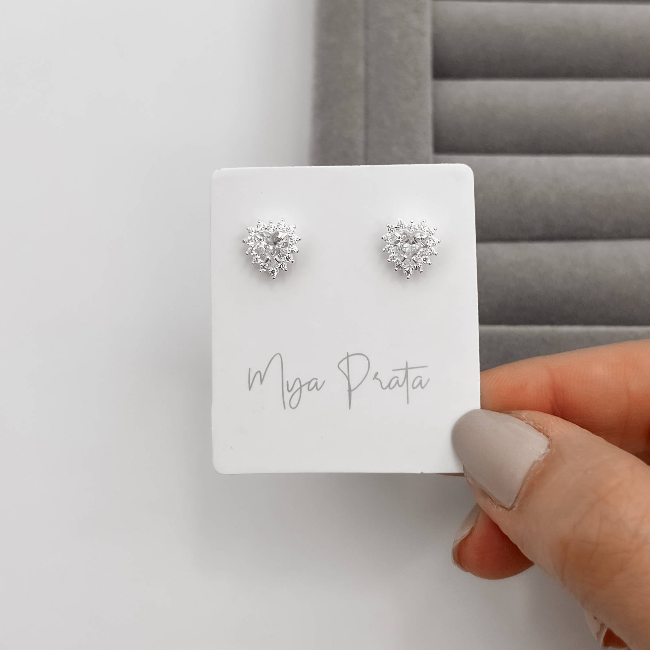 Imagem Secundária Brinco zircônia coração com cravejado 9mm