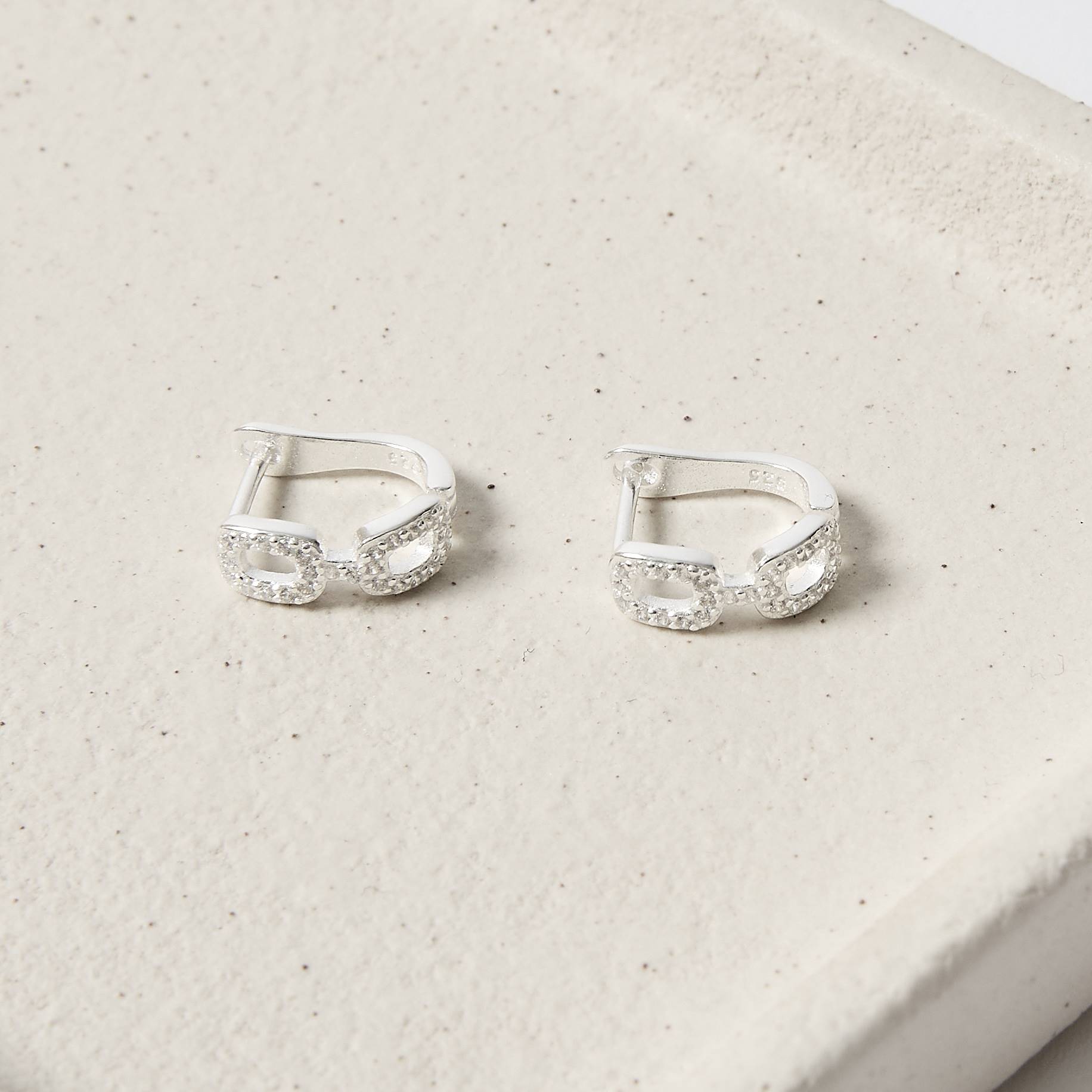 Imagem Secundária Argola click corrente cravejada 12mm