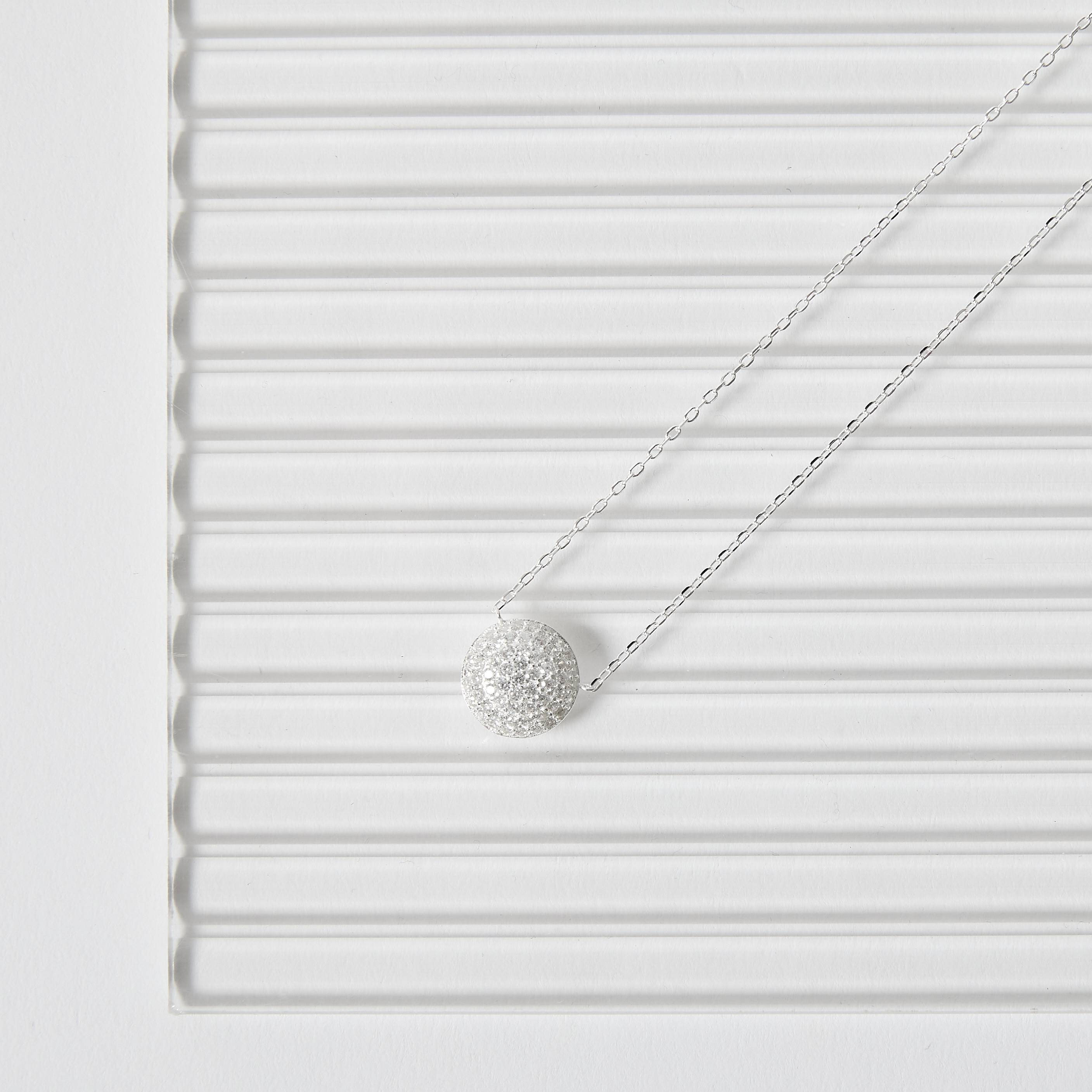 Imagem Colar entremeio círculo cravejado 12mm corrente cadeado 40+5cm