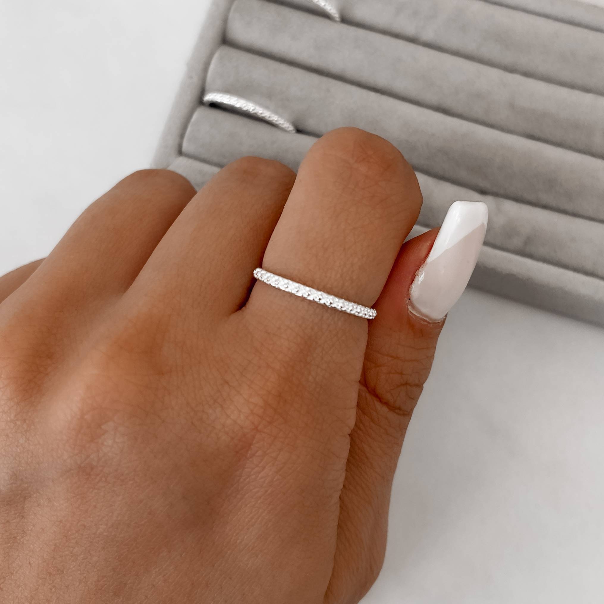 Imagem Secundária Anel fino desenhado