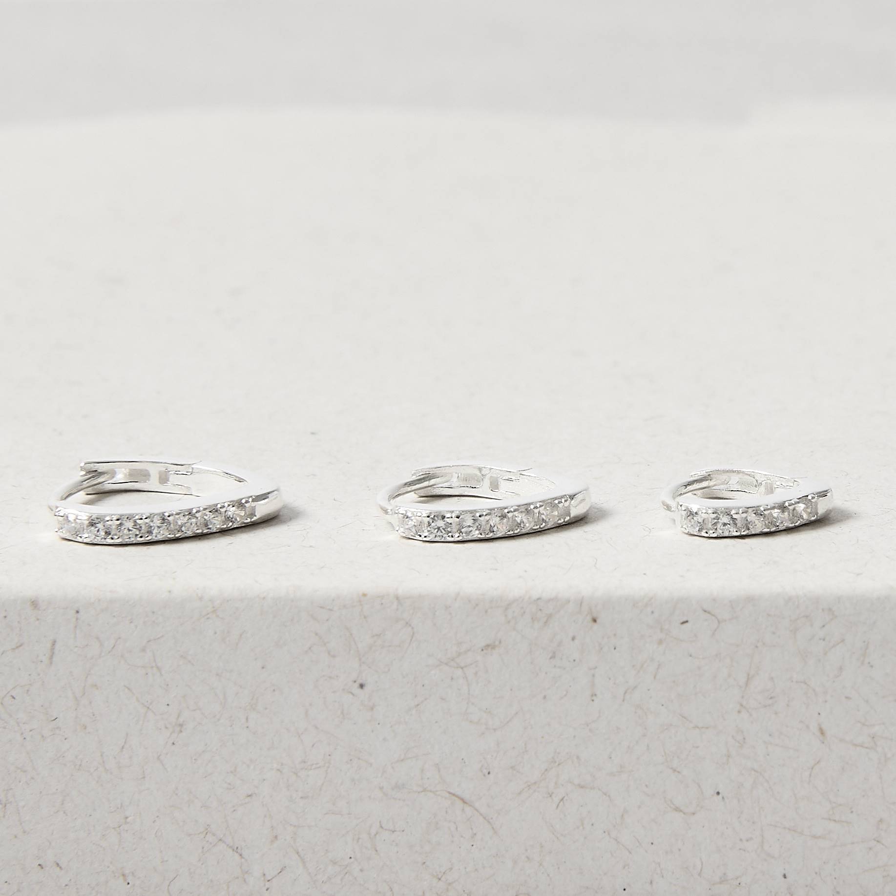 Trio argolas click gota 10, 12 e 13mm cravejada