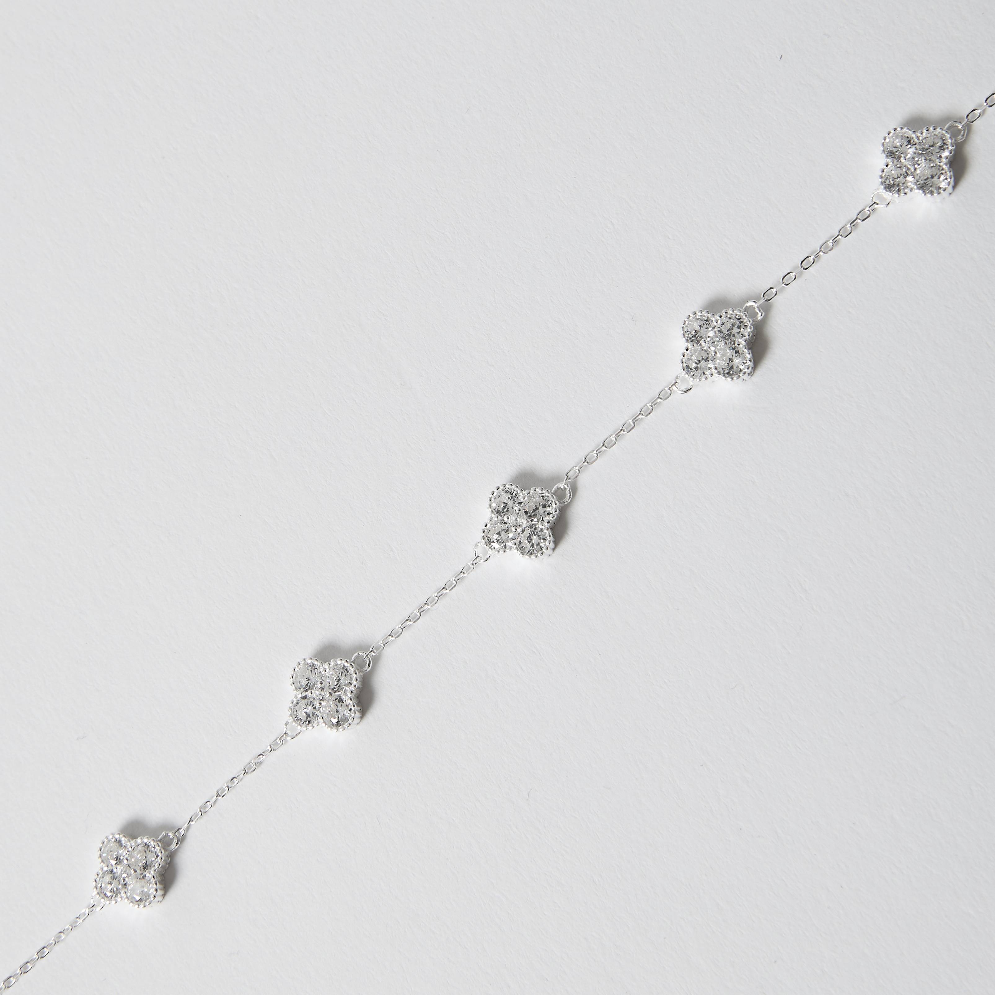 Pulseira entremeios trevos cravejados 8mm 16+5cm