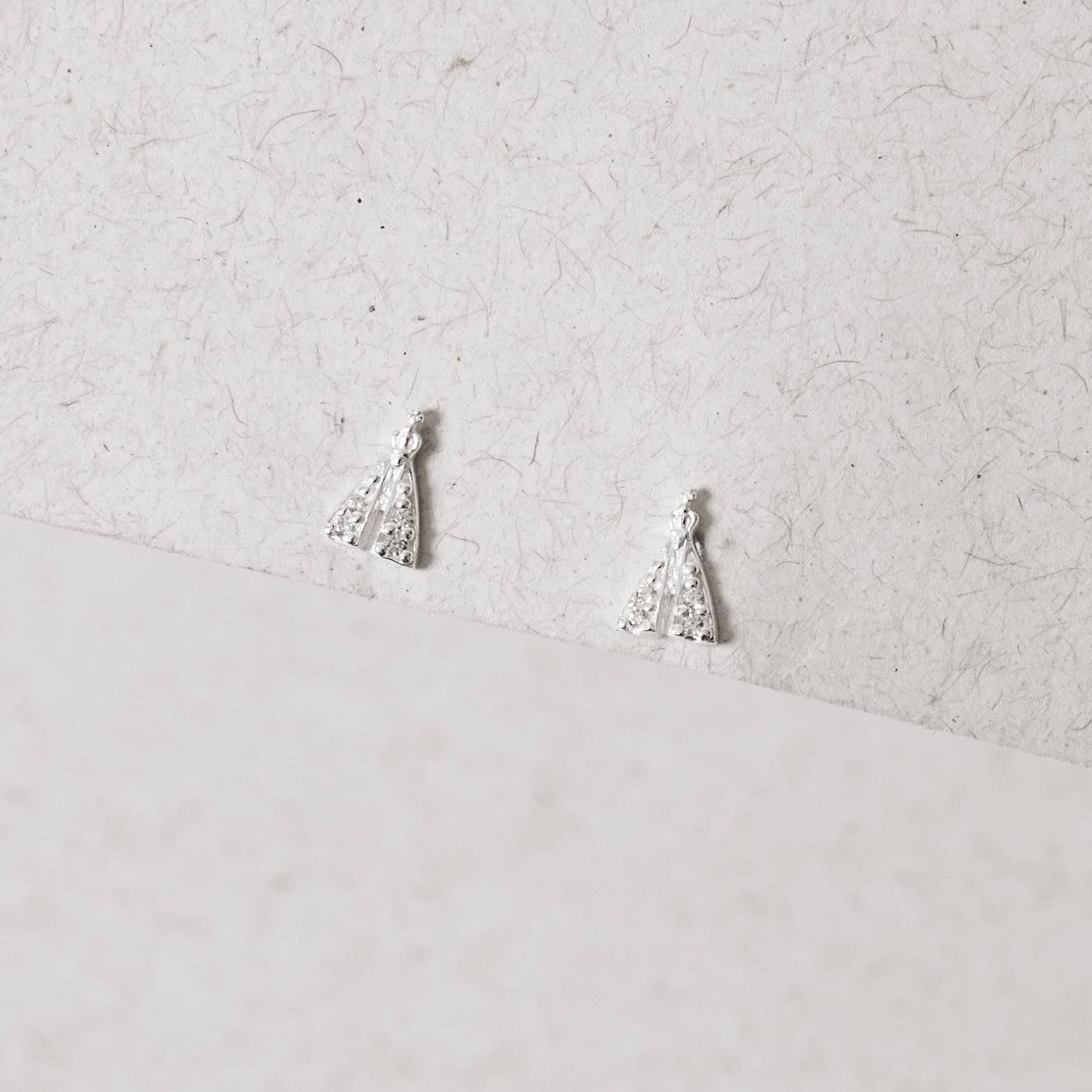 Imagem Brinco infantil Nsa. Sra. Aparecida cravejada 7mm tarraxa baby