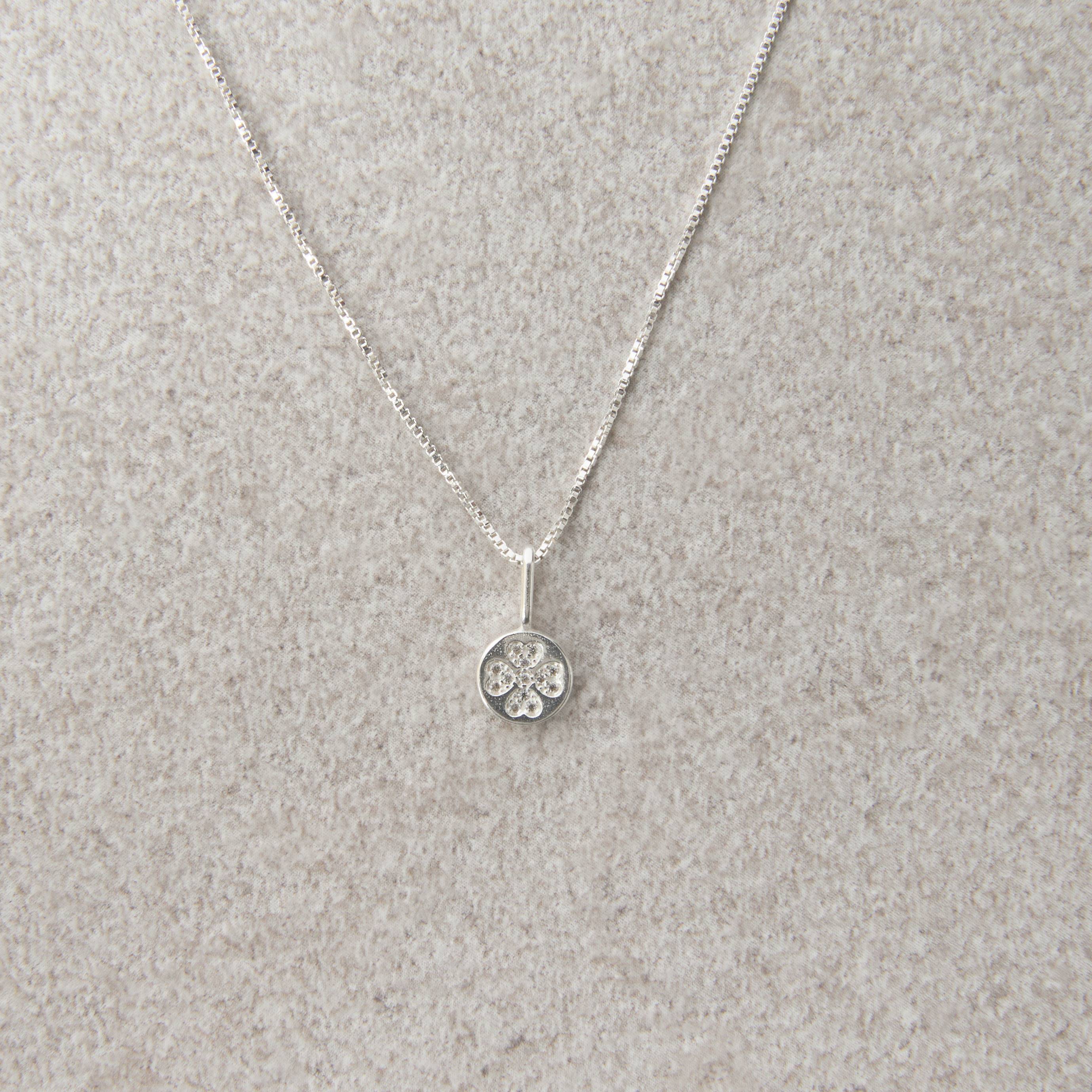 Imagem Colar pingente medalha trevo cravejado 6mm 40cm