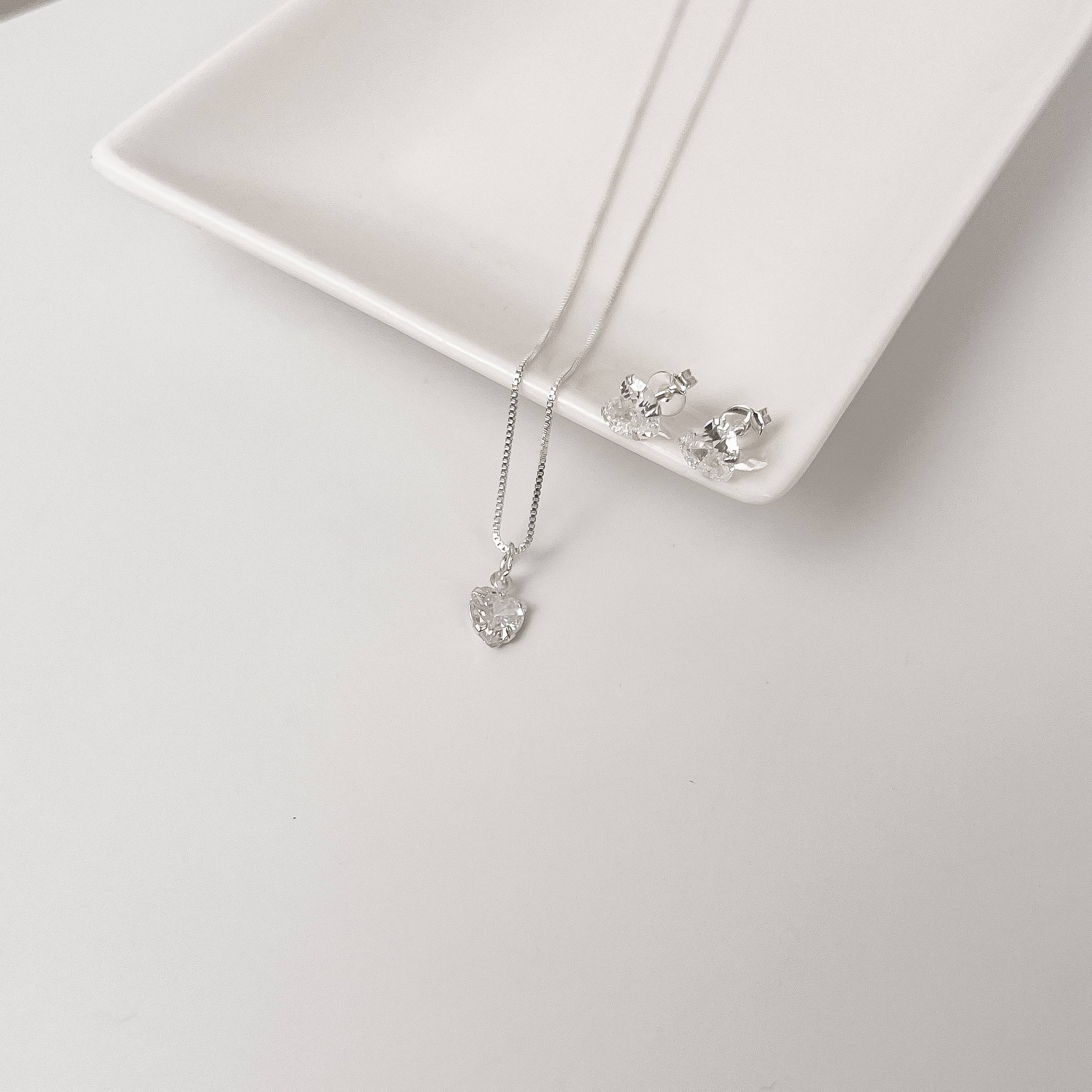 Conjunto brinco e colar zircônia coração cristal 6mm 40cm