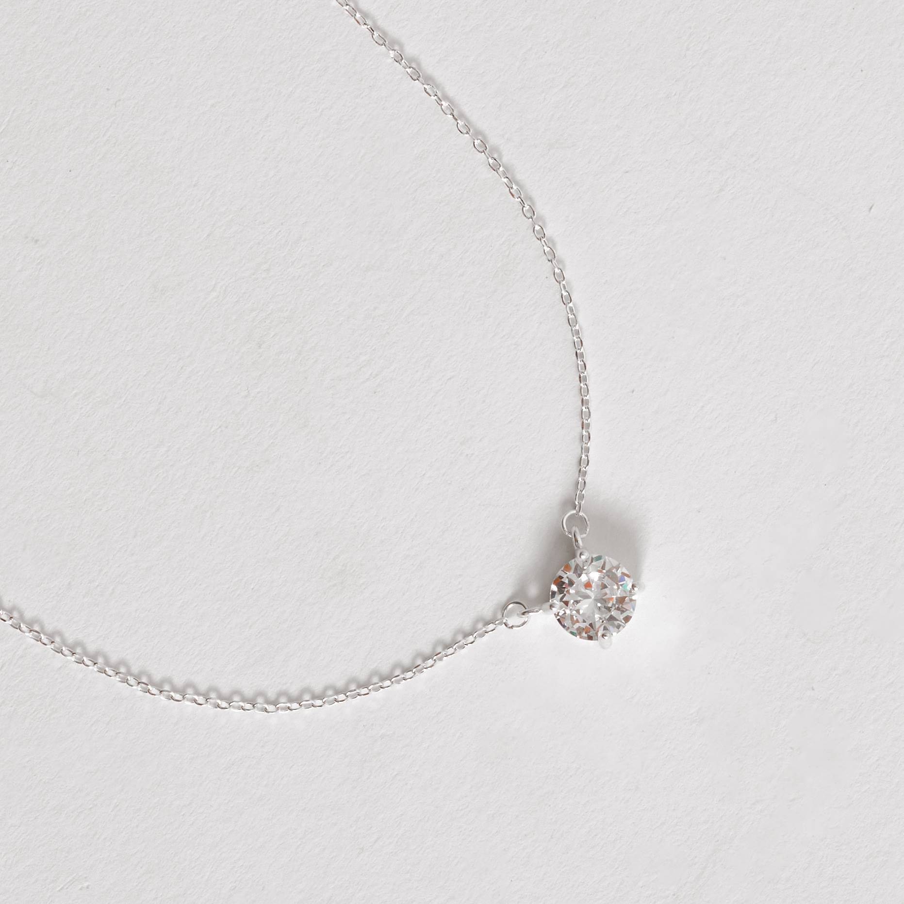 Imagem Colar entremeio zircônia redonda 7mm corrente cadeado 40+5cm