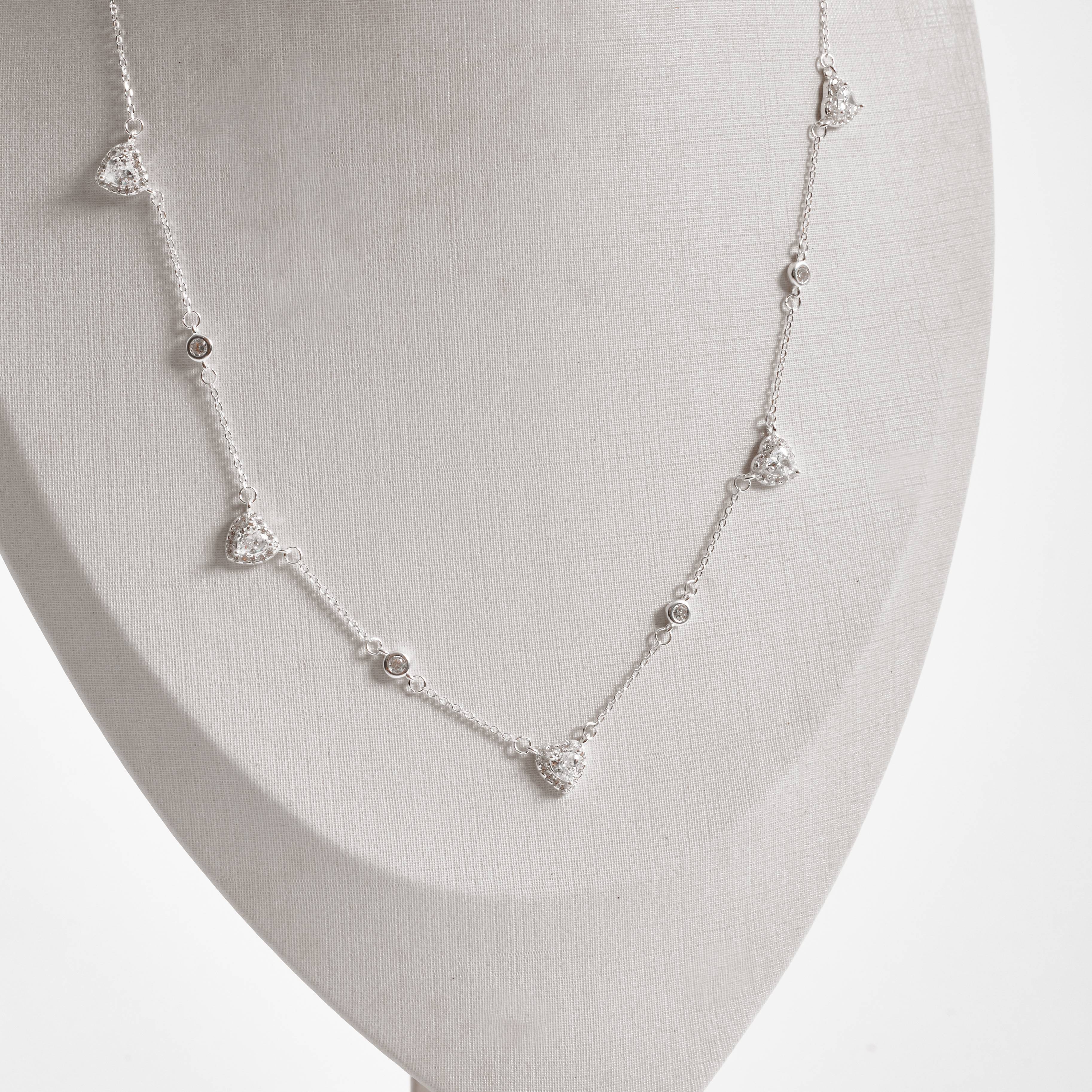 Imagem Colar entremeios zircônia redonda e zircônia coração com cravejado 7mm corrente cadeado 40+5cm