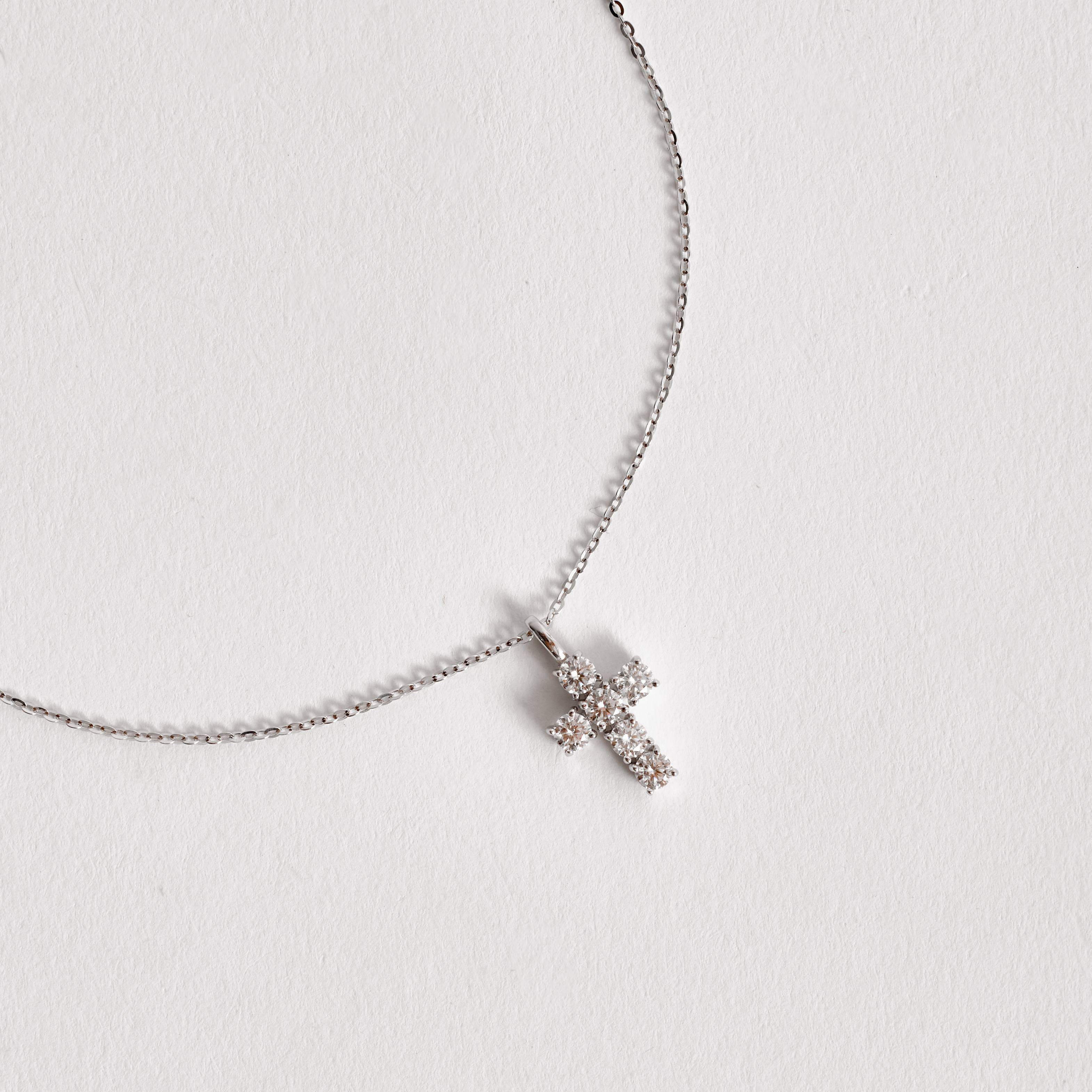 Imagem Colar pingente cruz moissanite 12mm corrente cadeadinho 45cm ródio