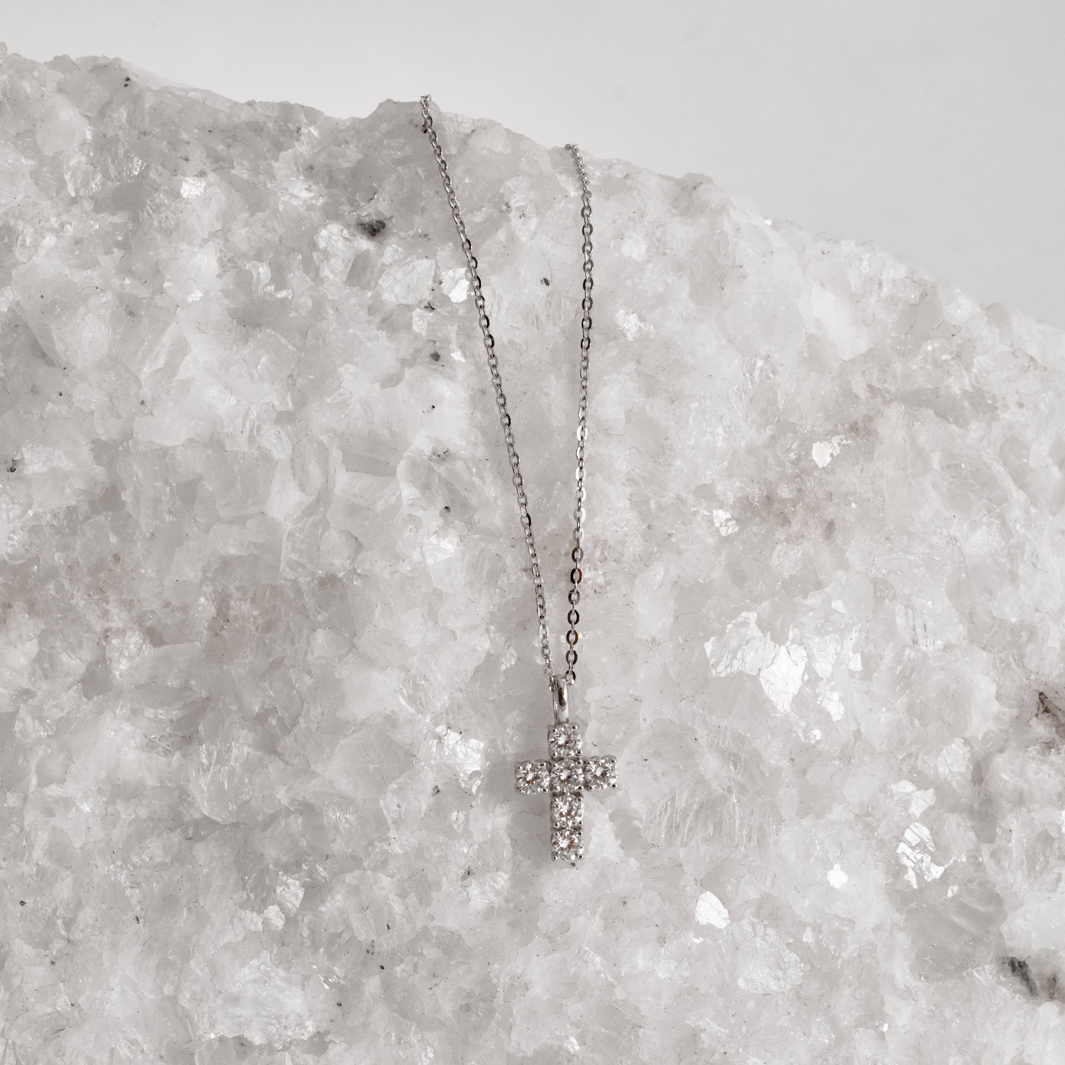 Imagem Secundária Colar pingente cruz moissanite 12mm corrente cadeadinho 45cm ródio