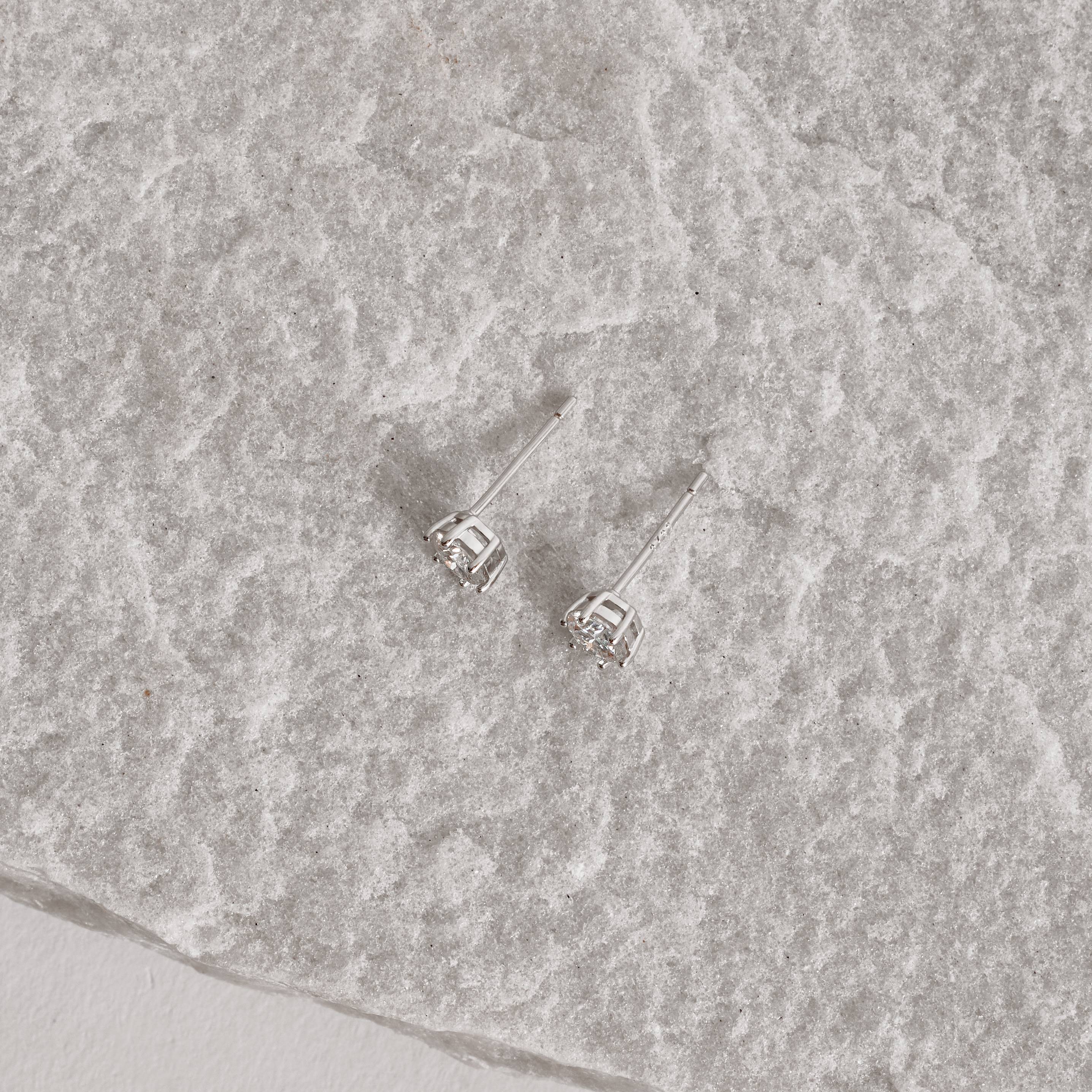 Imagem Secundária Brinco moissanite redondo cristal 5mm ródio