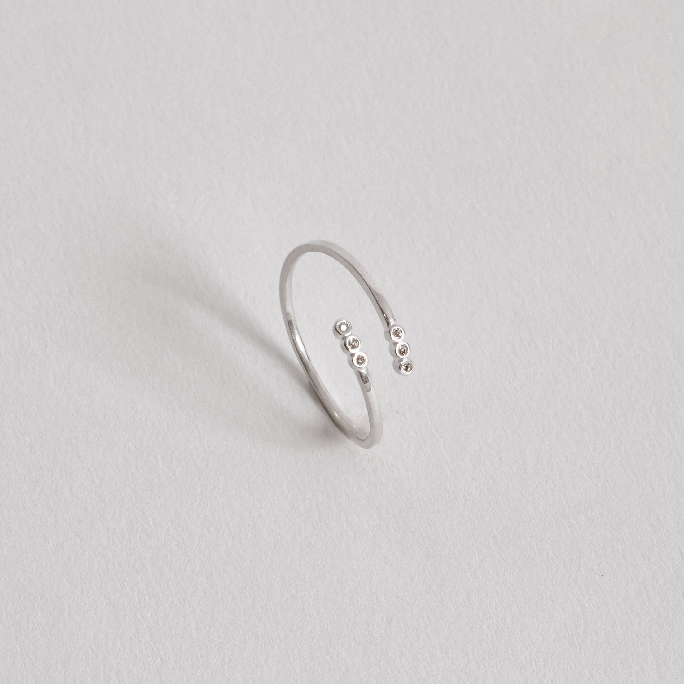 Imagem Anel fino 3 zircônias regulável G