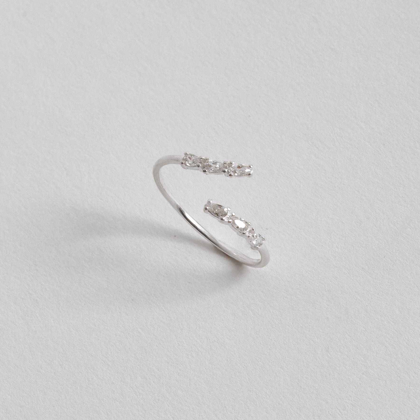 Imagem Anel aberto zircônias gota