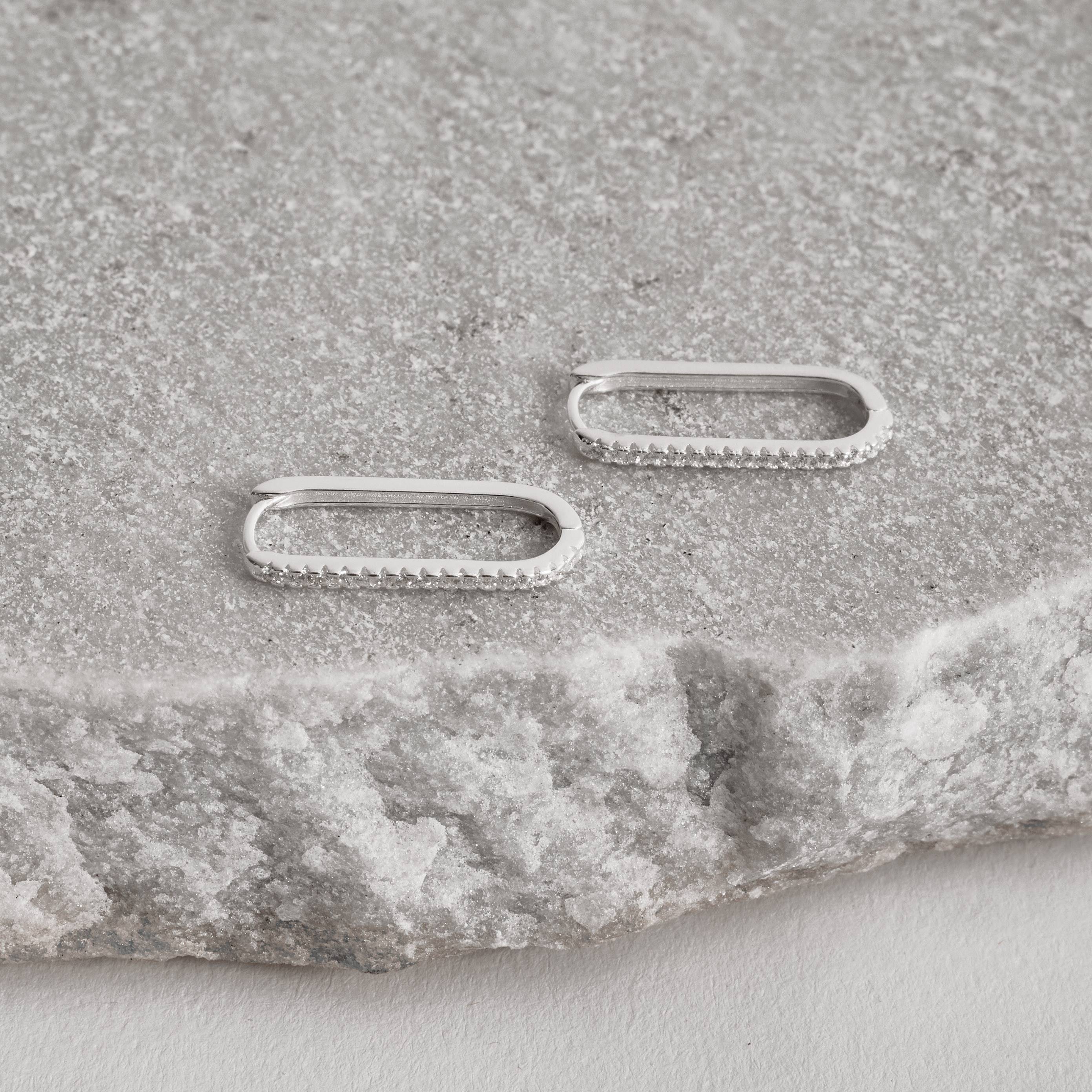 Imagem Secundária Argola click cravejada 23mm 