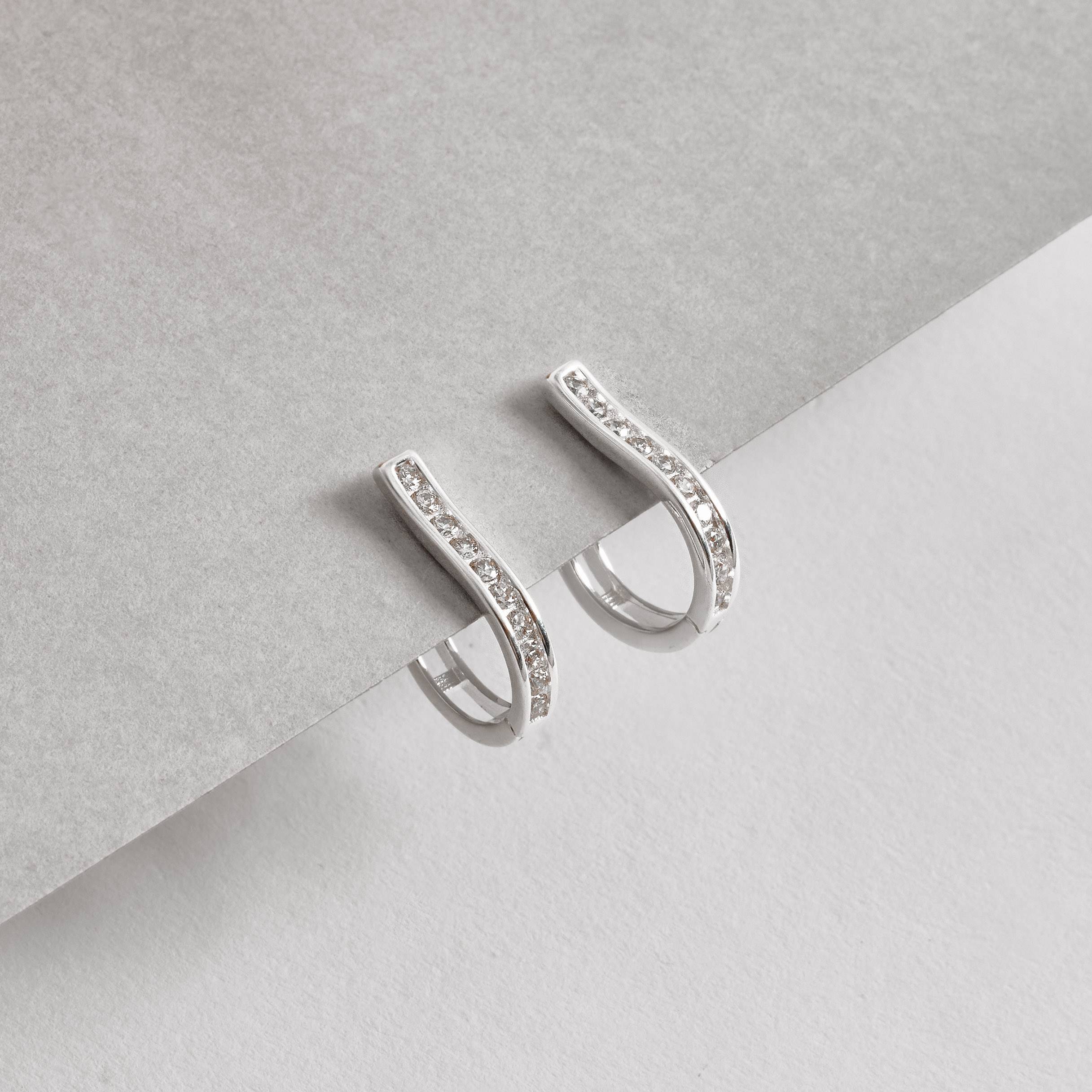 Imagem Argola click redonda palito cravejado 15mm detalhe vazado