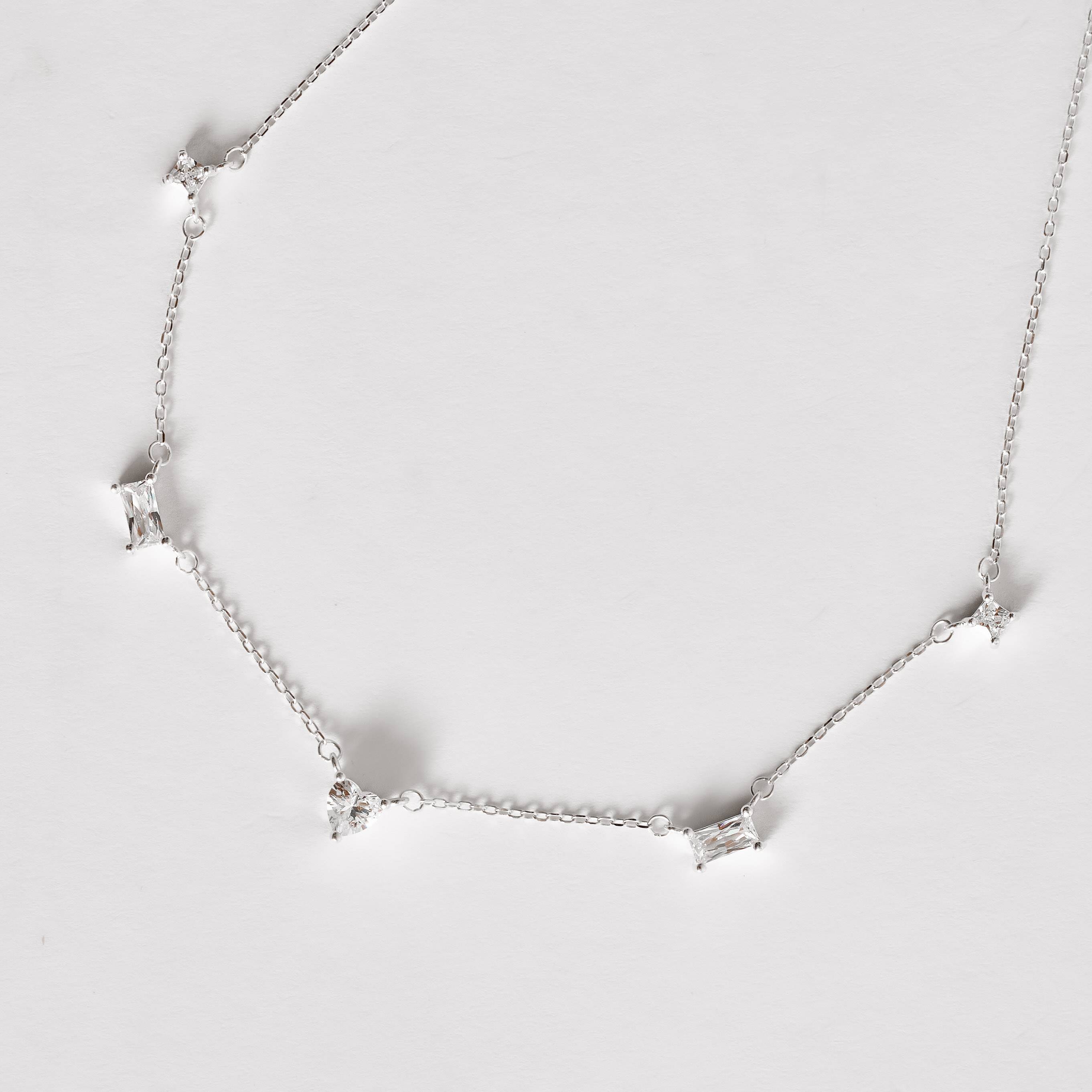 Imagem Secundária Colar entremeios zircônias quadrada, retangular e coração 40+5cm