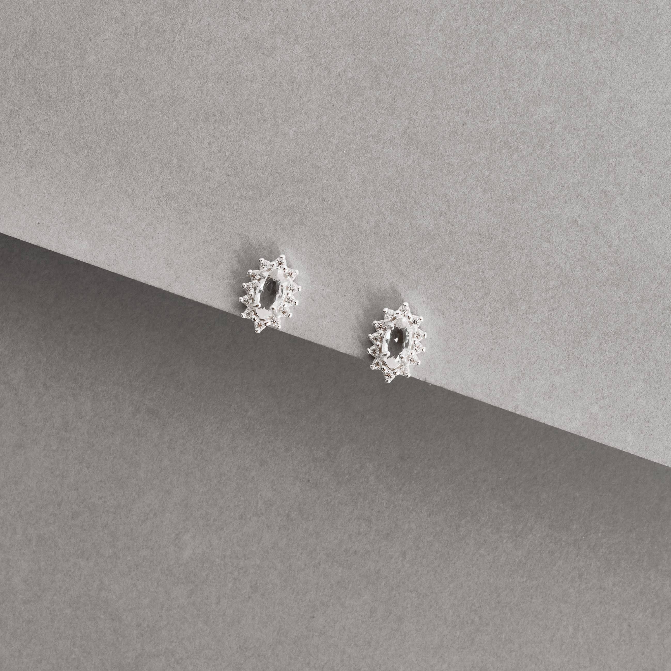 Imagem Brinco zircônia navete cristal com cravejado 9mm