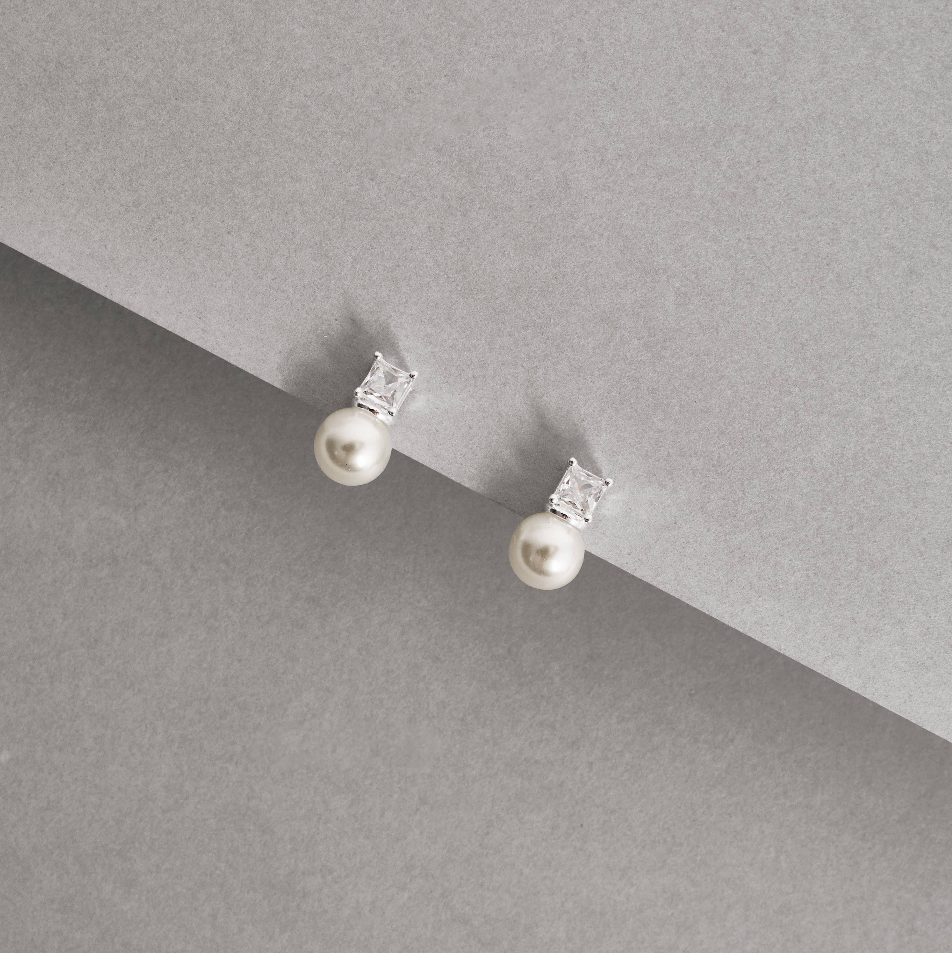 Imagem Brinco zircônia quadrada e pérola 13mm