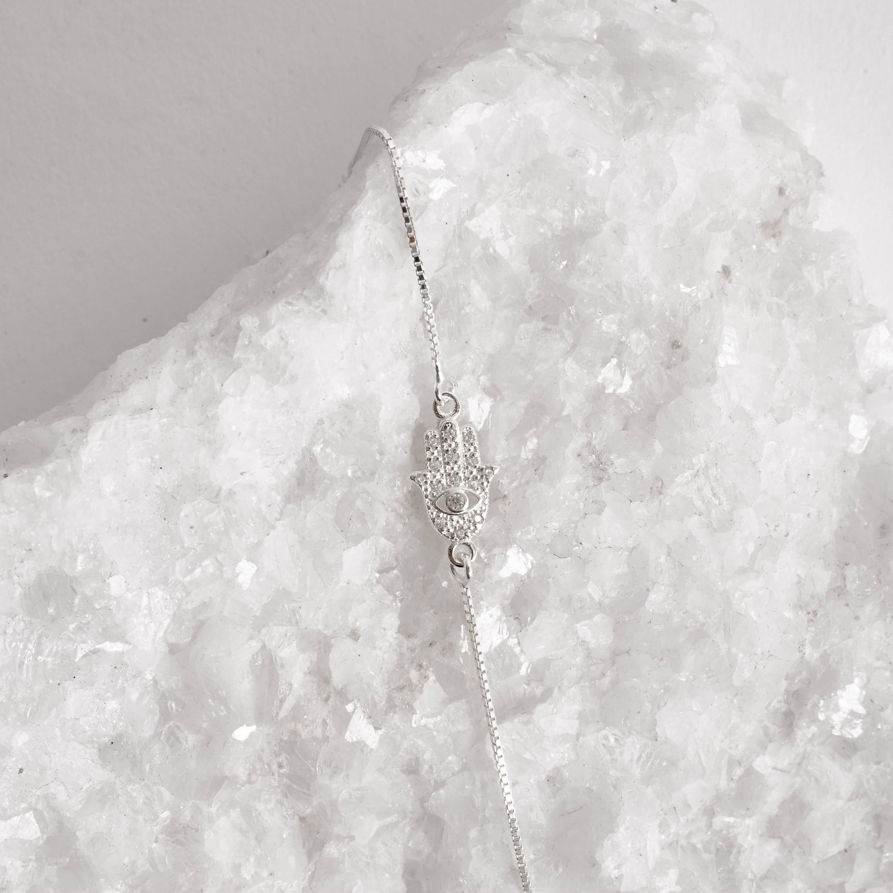 Imagem Secundária Pulseira entremeio mão cravejada 11mm v15 16cm com alongadora