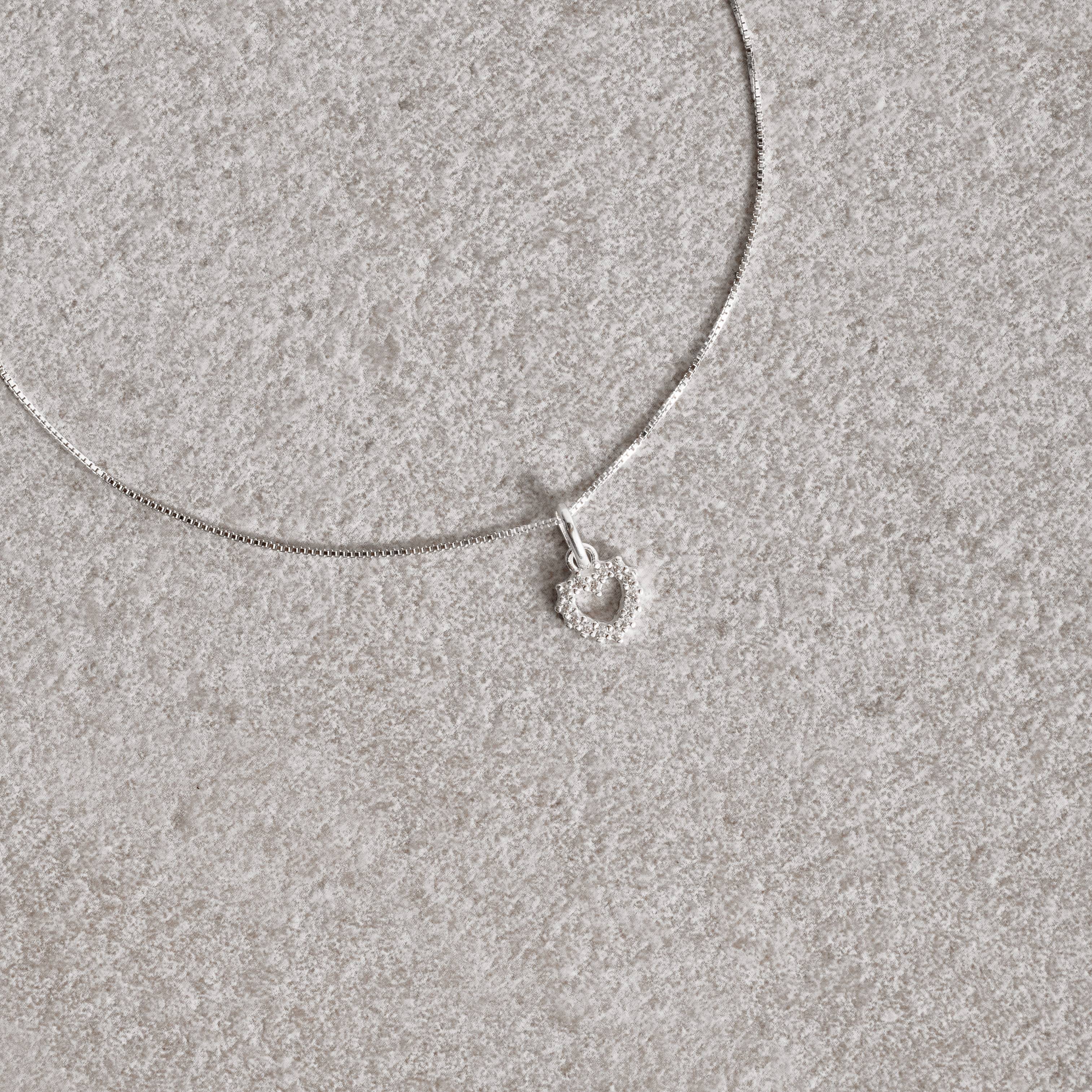 Imagem Secundária Colar pingente coração vazado todo cravejado 8mm 40cm