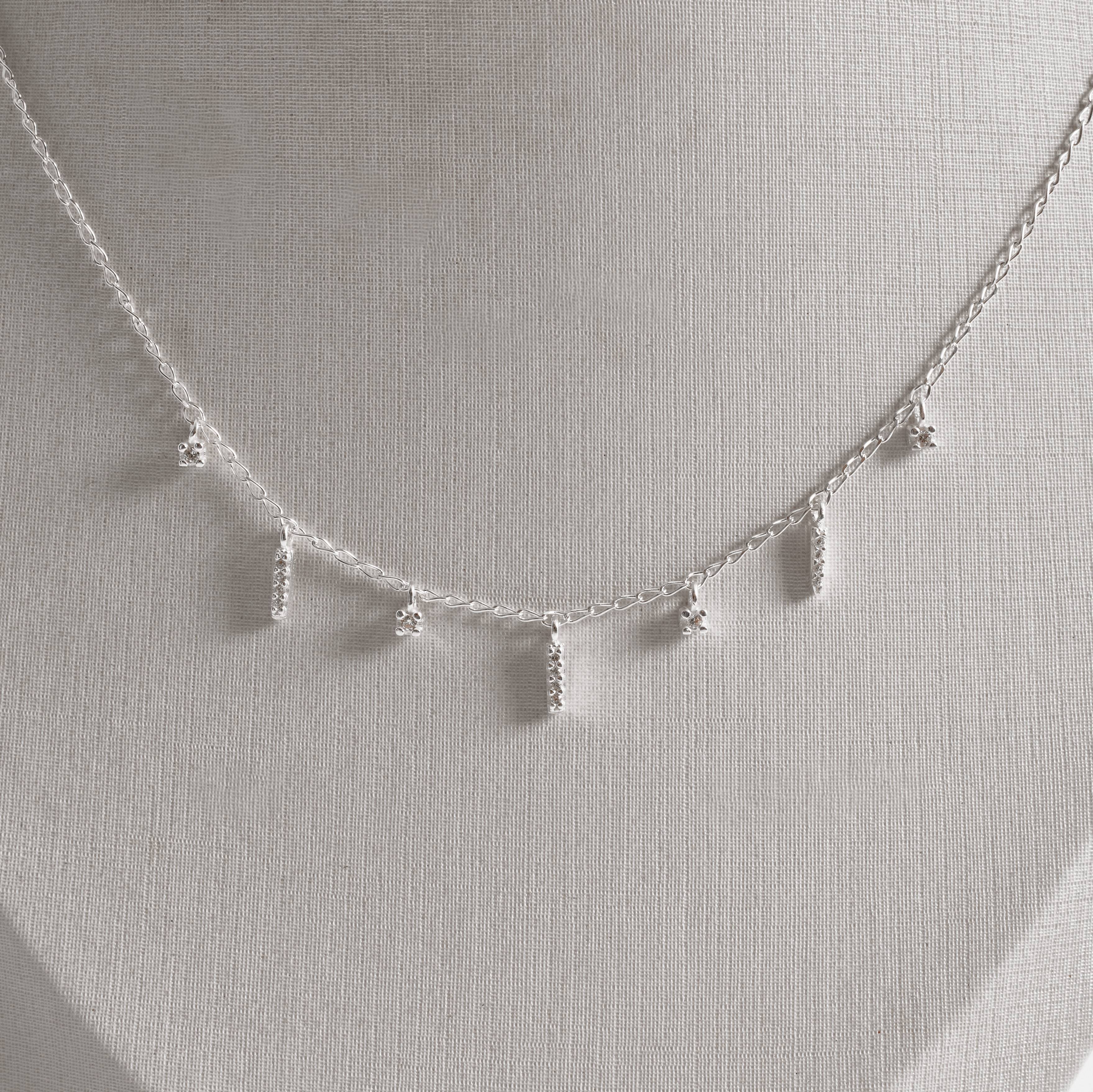 Imagem Colar pingentes zircônias e palitos cravejados 6mm corrente grumet 45cm