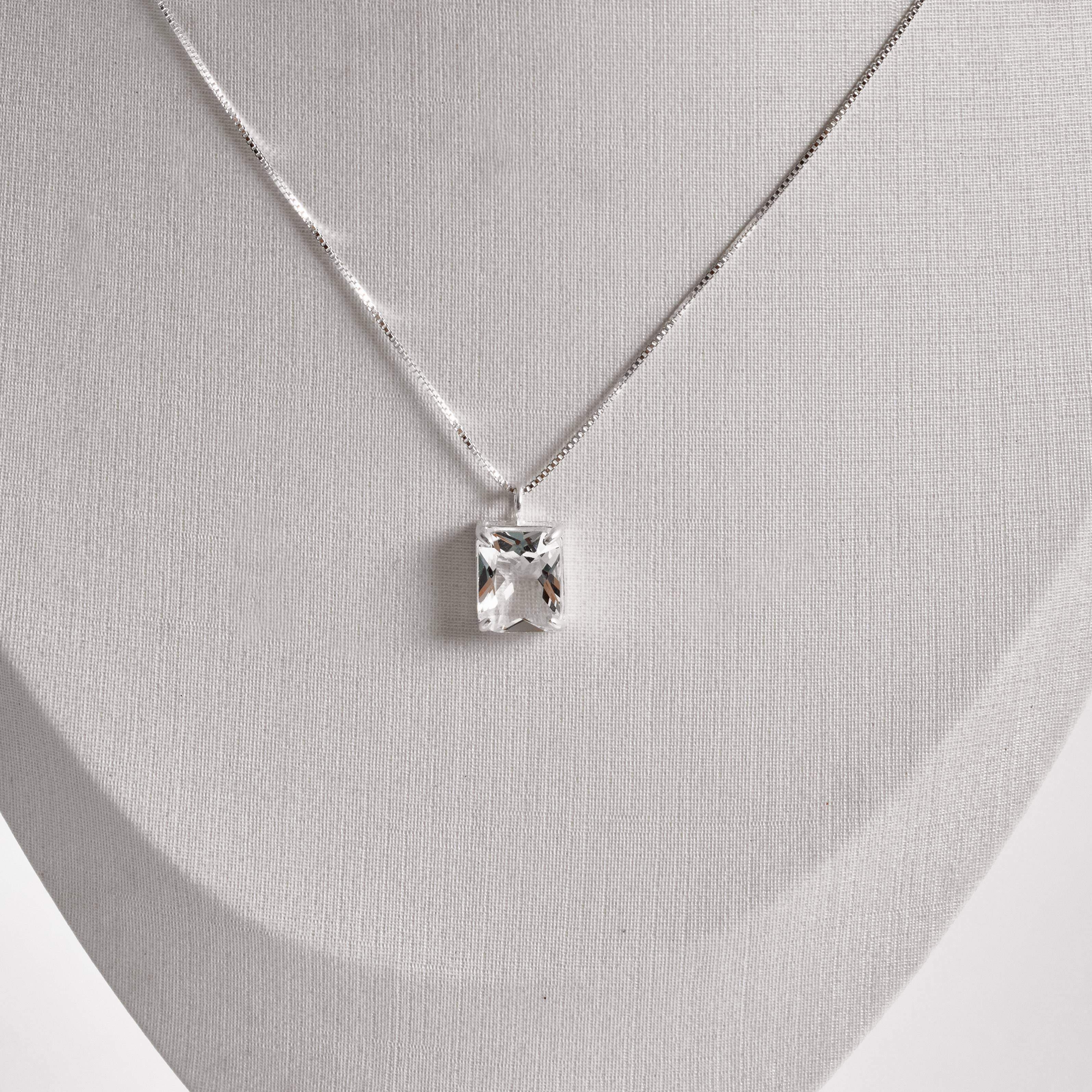 Imagem Colar pingente zircônia retangular cristal 10mm 45cm