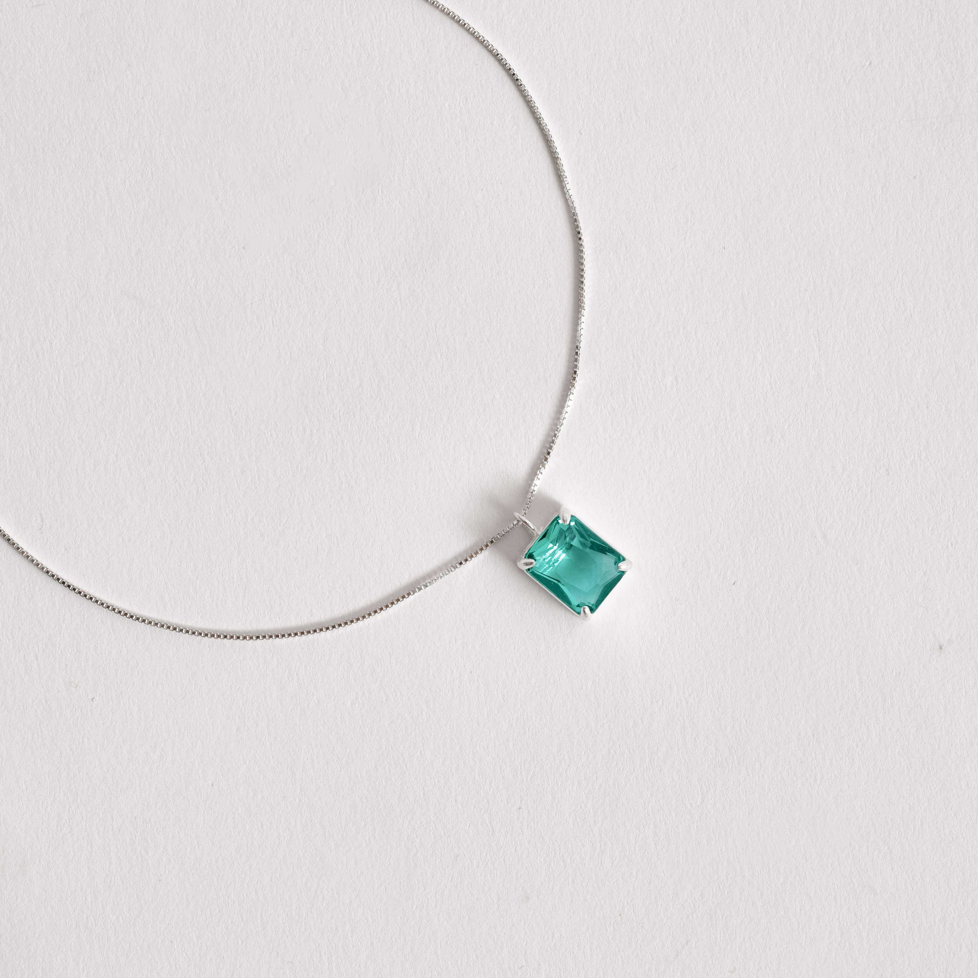 Imagem Colar pingente zircônia retangular turmalina 10mm 45cm