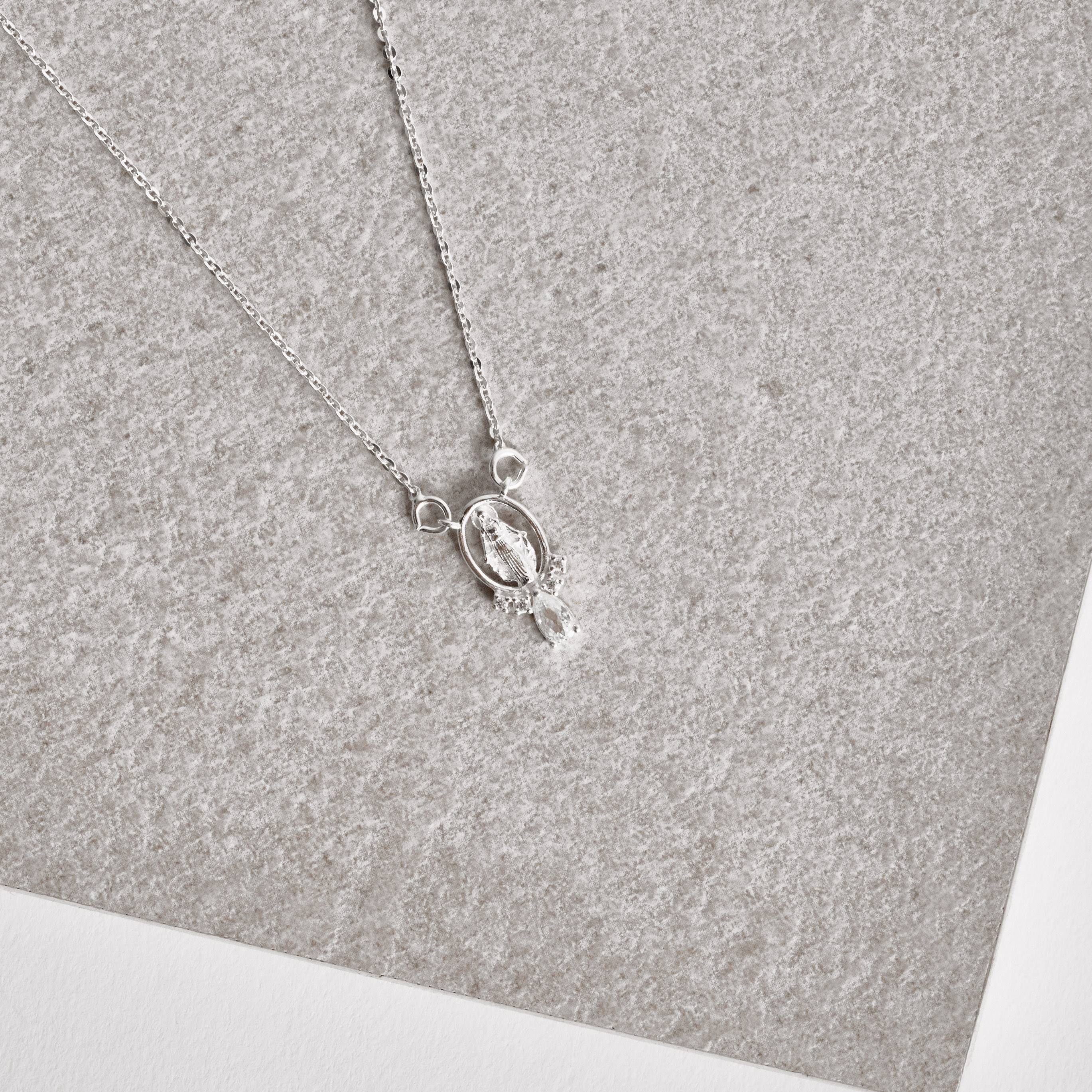 Imagem Secundária Colar entremeio medalha Nsa.Sra das Graças cravejada 15mm corrente cadeadinho 40+5cm