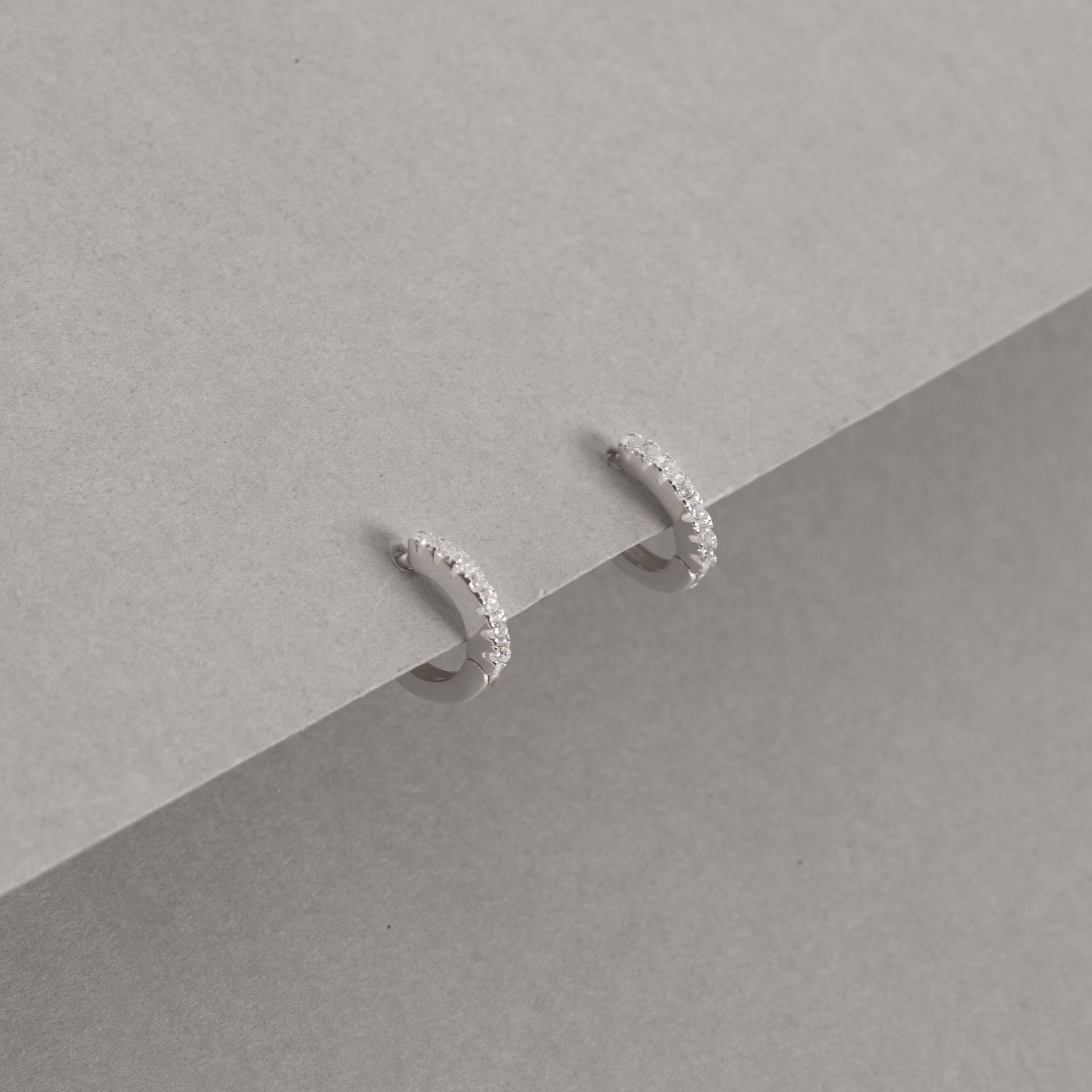 Imagem Argola click redonda cravejada 9mm